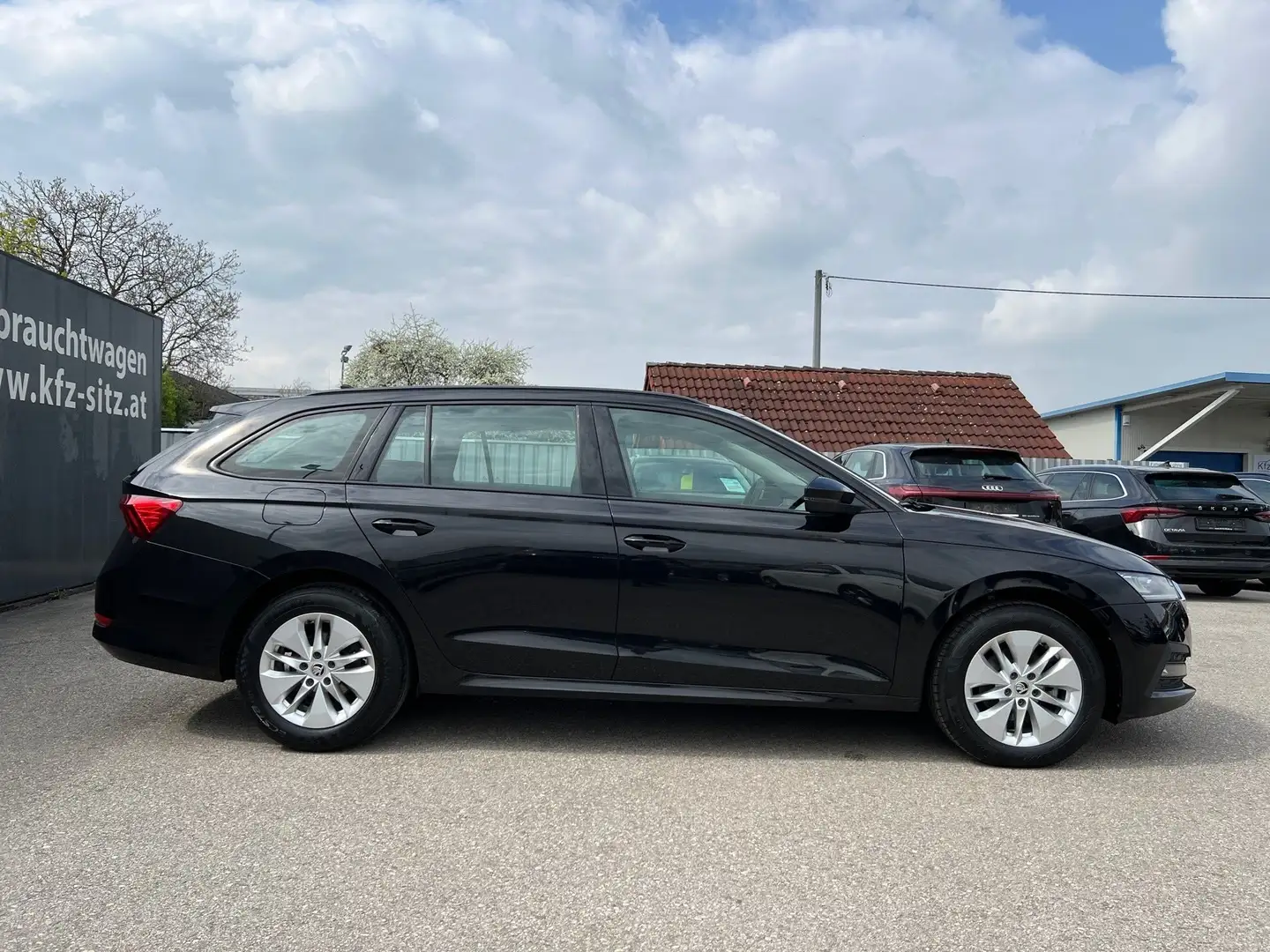 Skoda Octavia Combi 2,0 TDI Ambition DSG | ACC Schwarz - 2