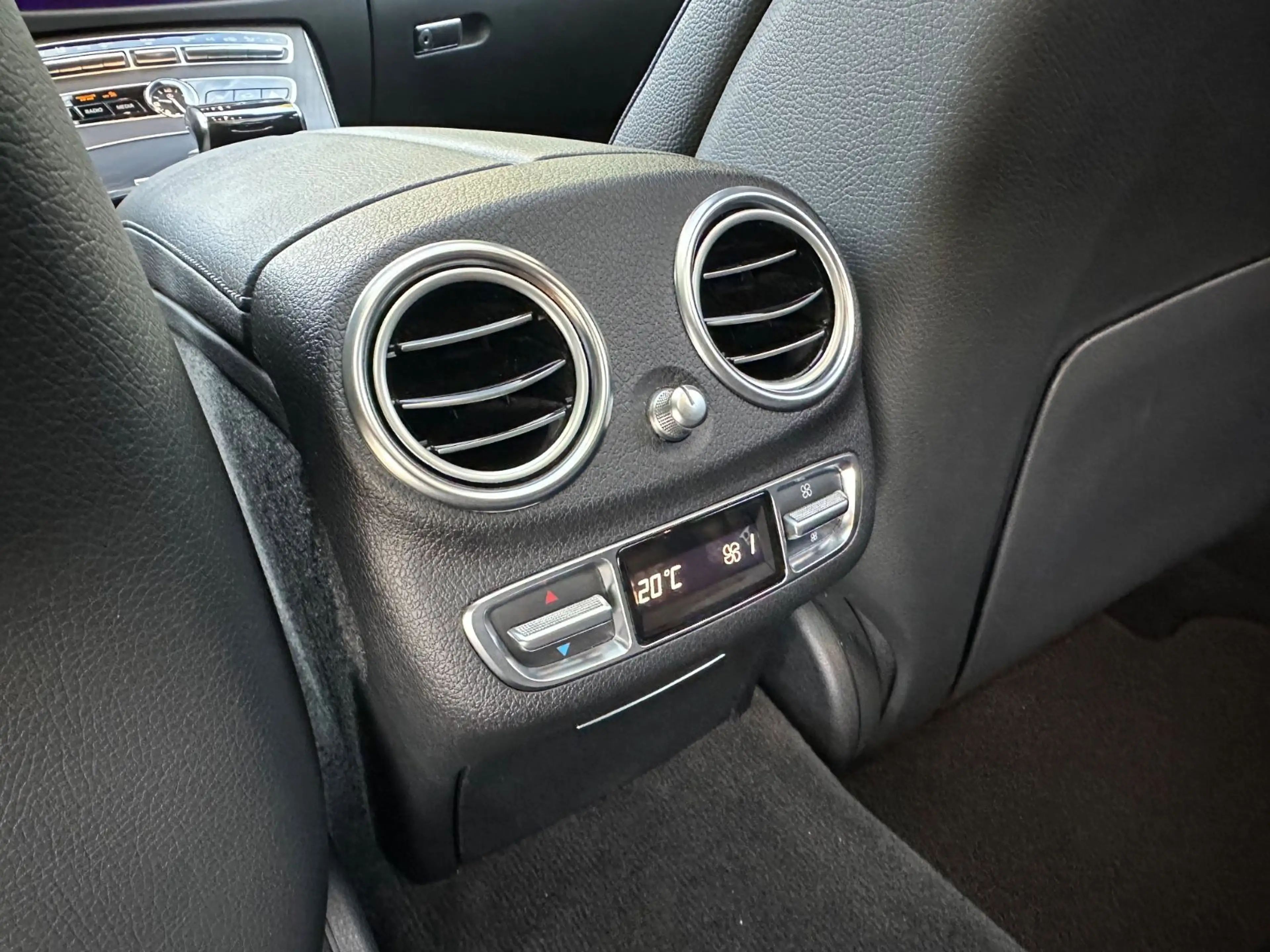 Mercedes-Benz E 400 d *AMG-LINE*PANO*SOFT*HUD*MEMORY* — photo 15