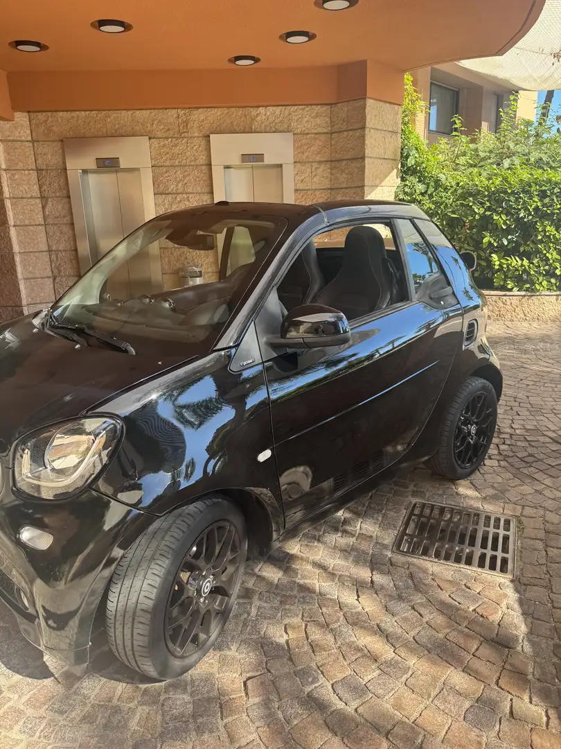smart forTwo cabrio electric Noir - 1