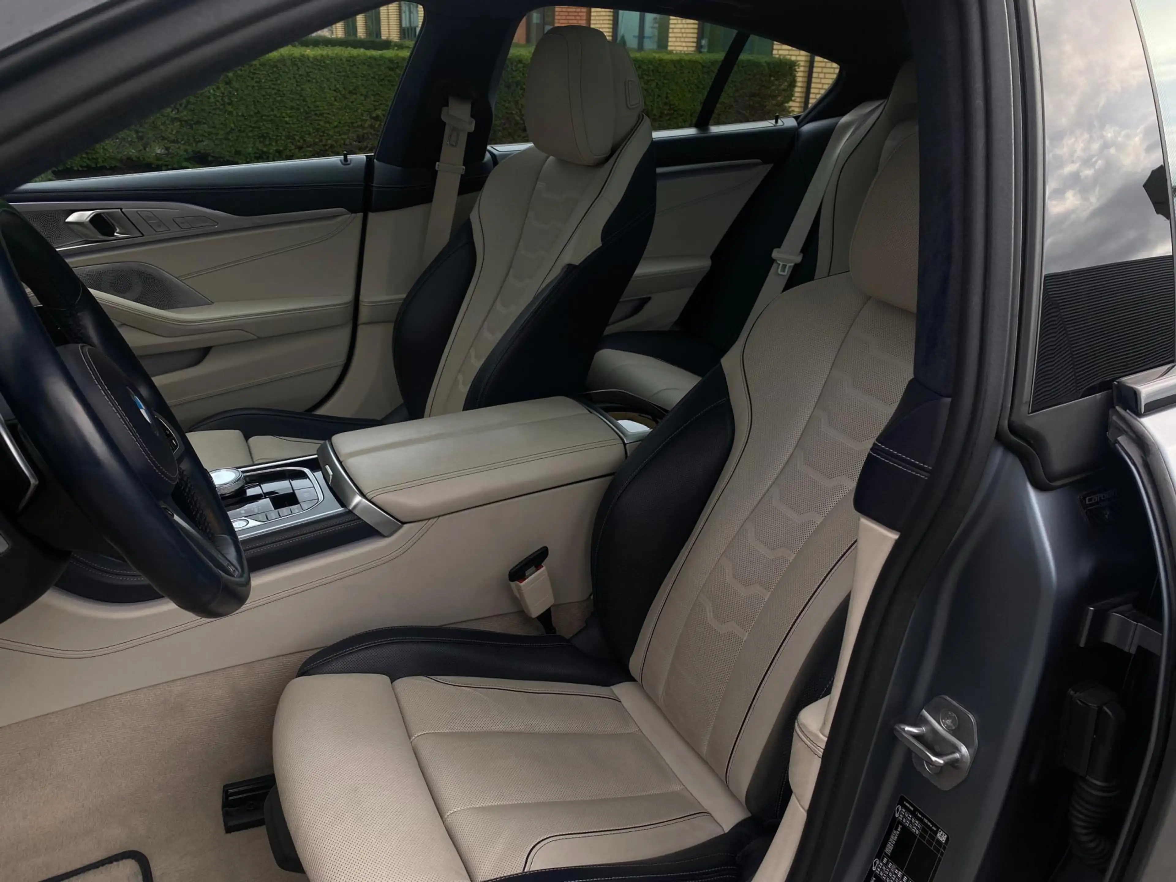 BMW M850 8-serie Gran Coupé M850i xDrive High Executive M-S — photo 9