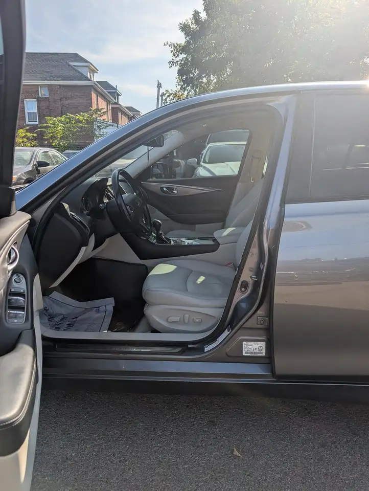 Infiniti Q50 снимка Infiniti Q50