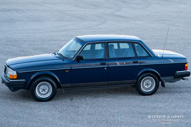 Volvo 240 2.3 GL automaat 135.000km