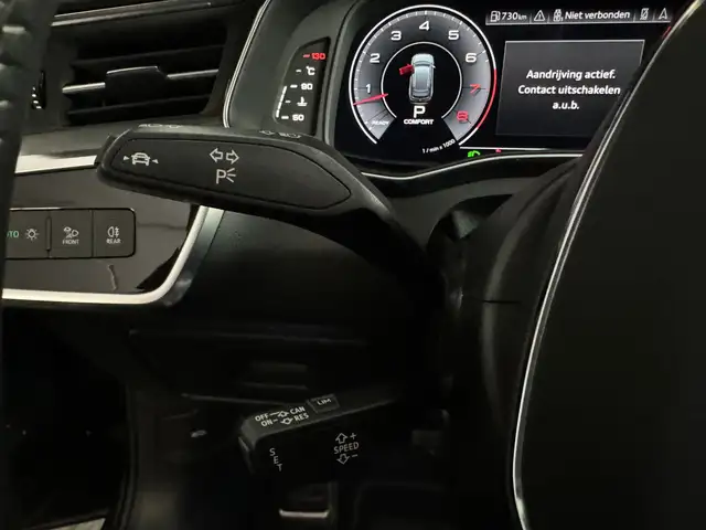 Audi A6 view 12