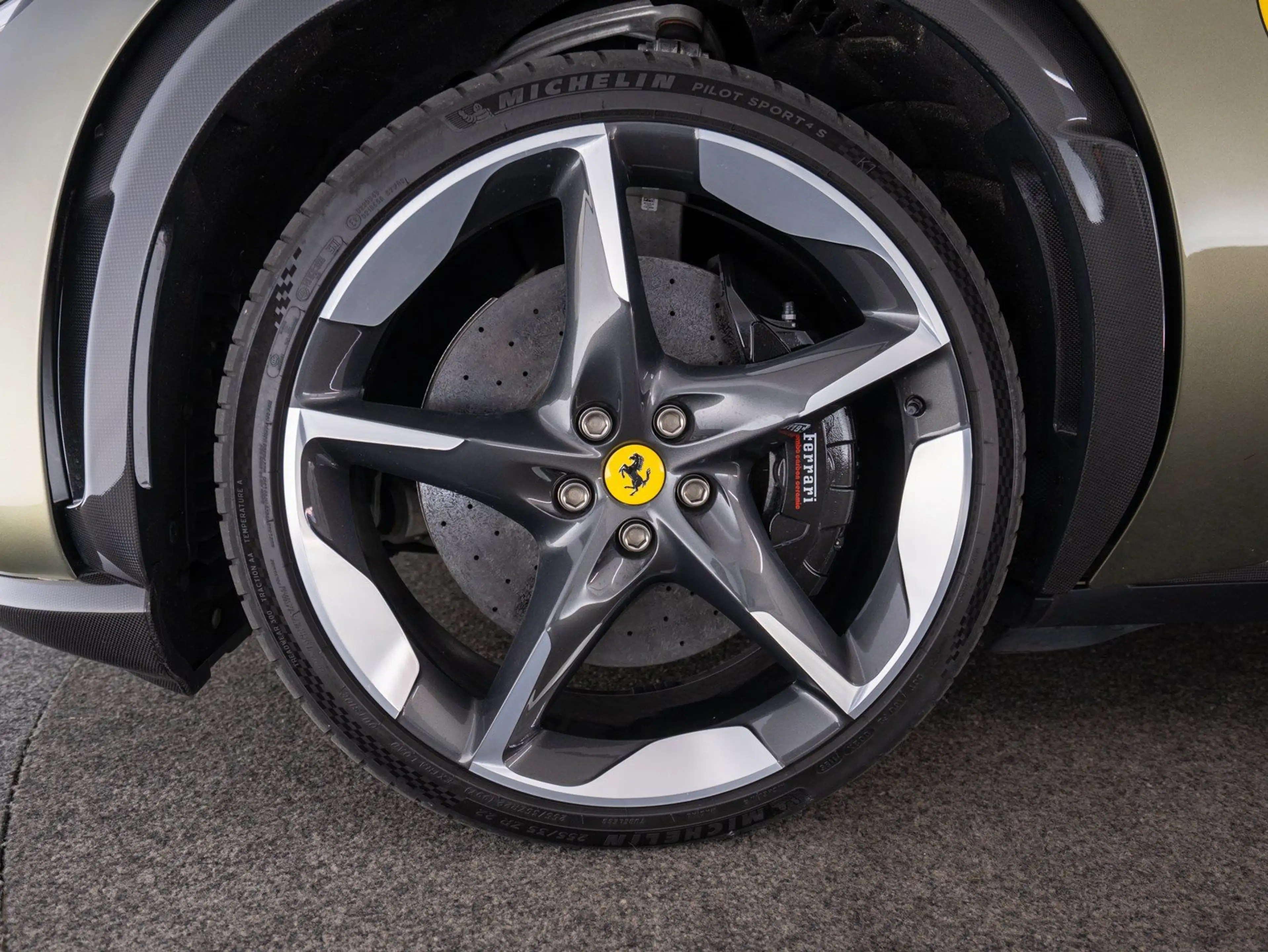 Ferrari Purosangue — photo 12