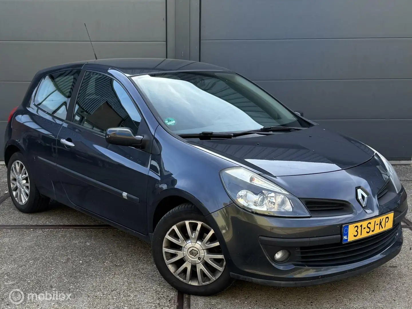 Renault Clio 1.4-16V Dynamique Luxe - AIRCO - RADIO/CD - EL. RA Grijs - 2
