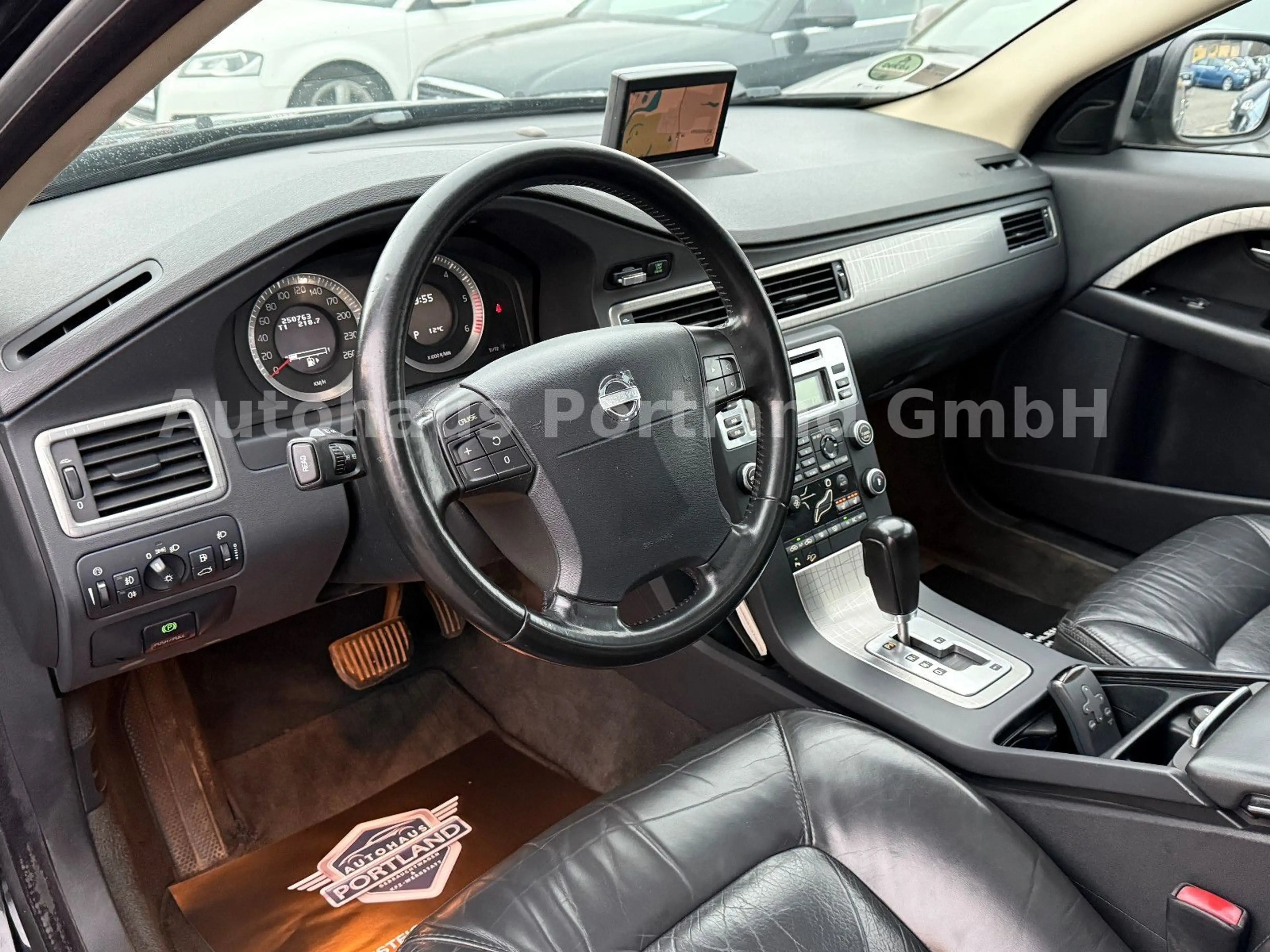 Volvo XC70 2.4 D5 Momentum AWD/1.Hand/S-Heft/S-Dach — photo 8