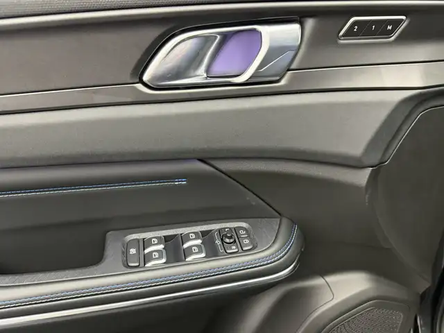Lynk & Co 01 view 29