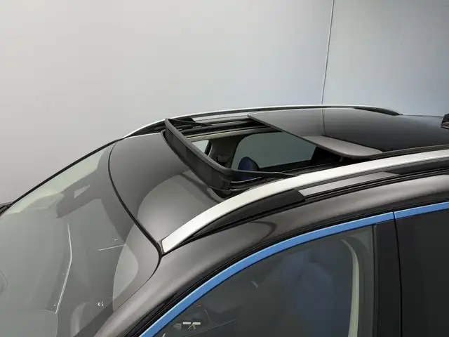 Lynk & Co 01 view 5