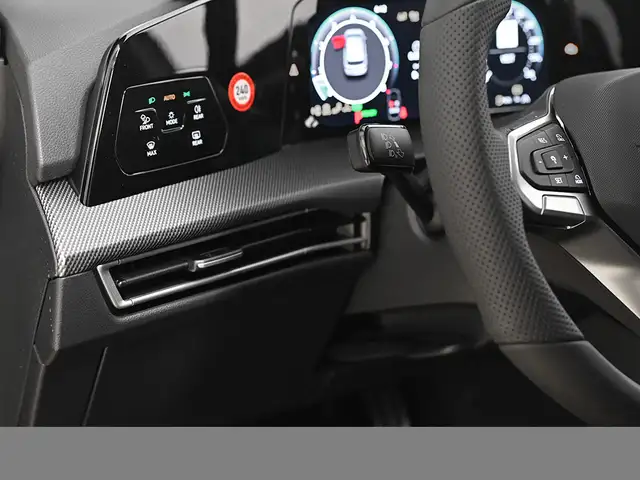 Volkswagen Golf view 11