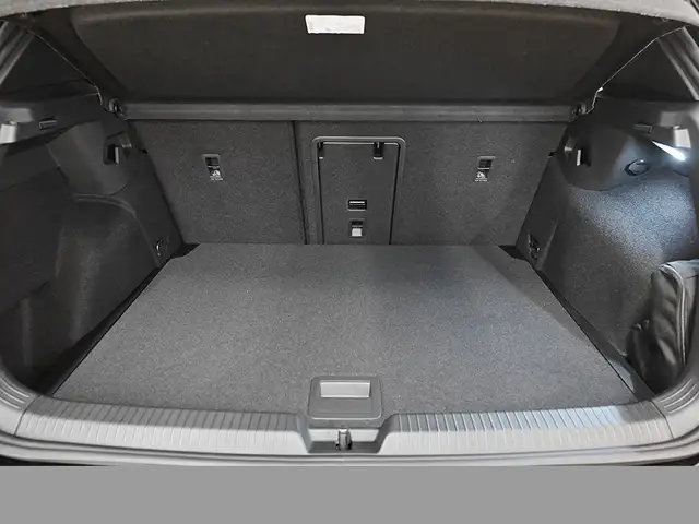 Volkswagen Golf view 8