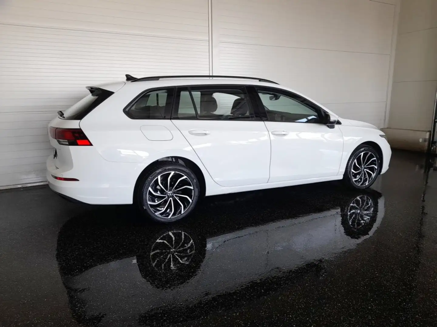 Volkswagen Golf VIII Variant LIFE 2,0 TDI DSG *MEMORY & MASSAGE / 17 ZOLL / AHV / VOLL-LED MIT FLA / VIRTUELL PRO / NAVI / ACC / TRAVEL A Weiß - 2