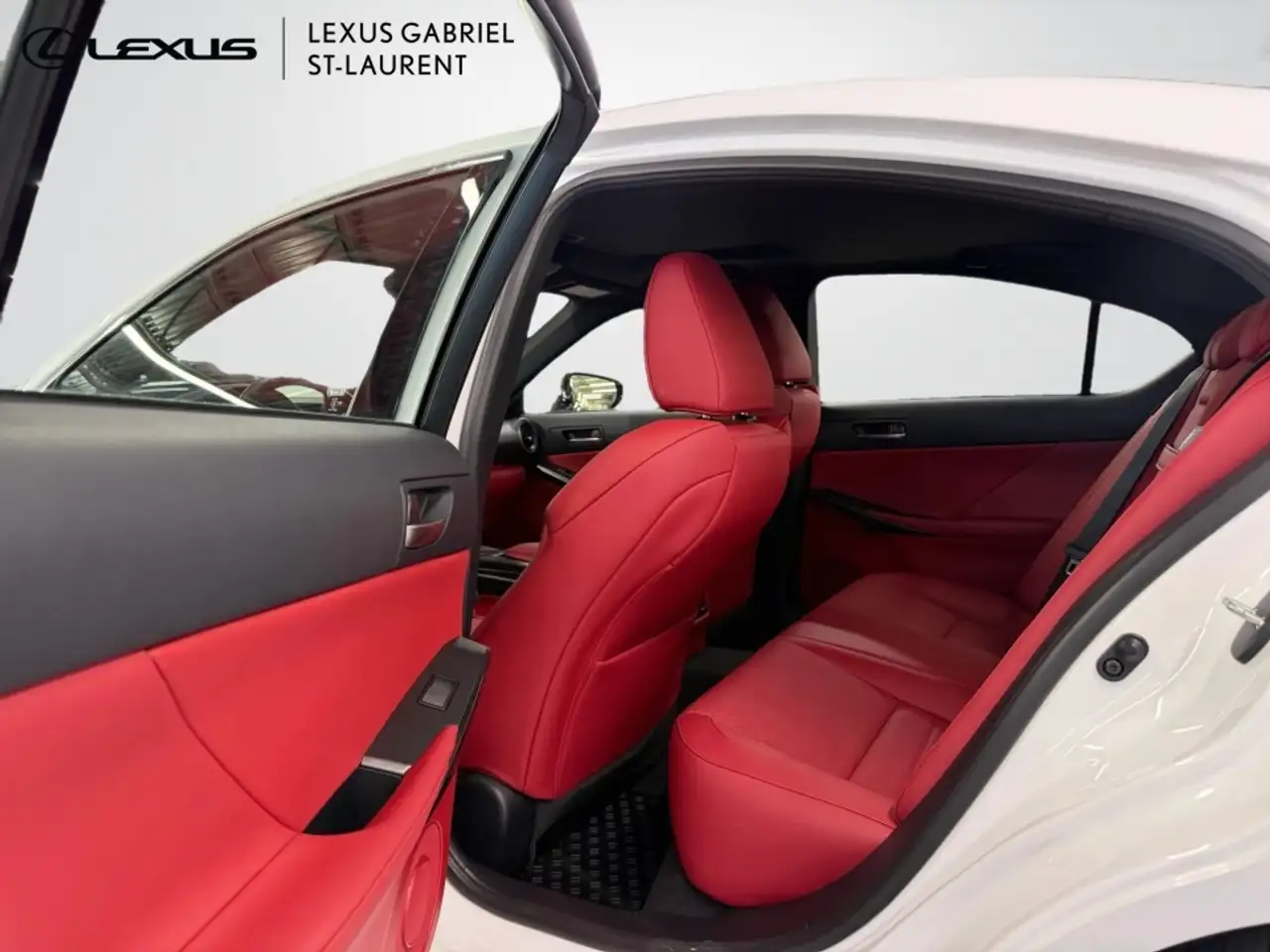 Lexus IS снимка Lexus IS