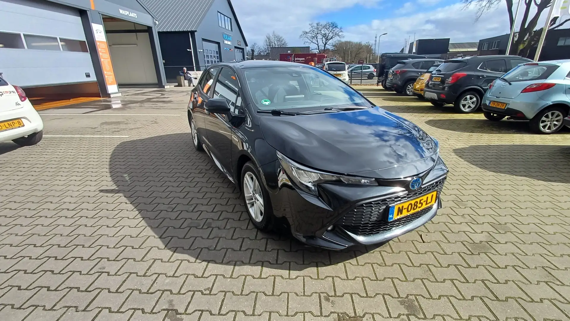 Toyota Corolla 1.8 Hybrid 122pk CVT Active Zwart - 2