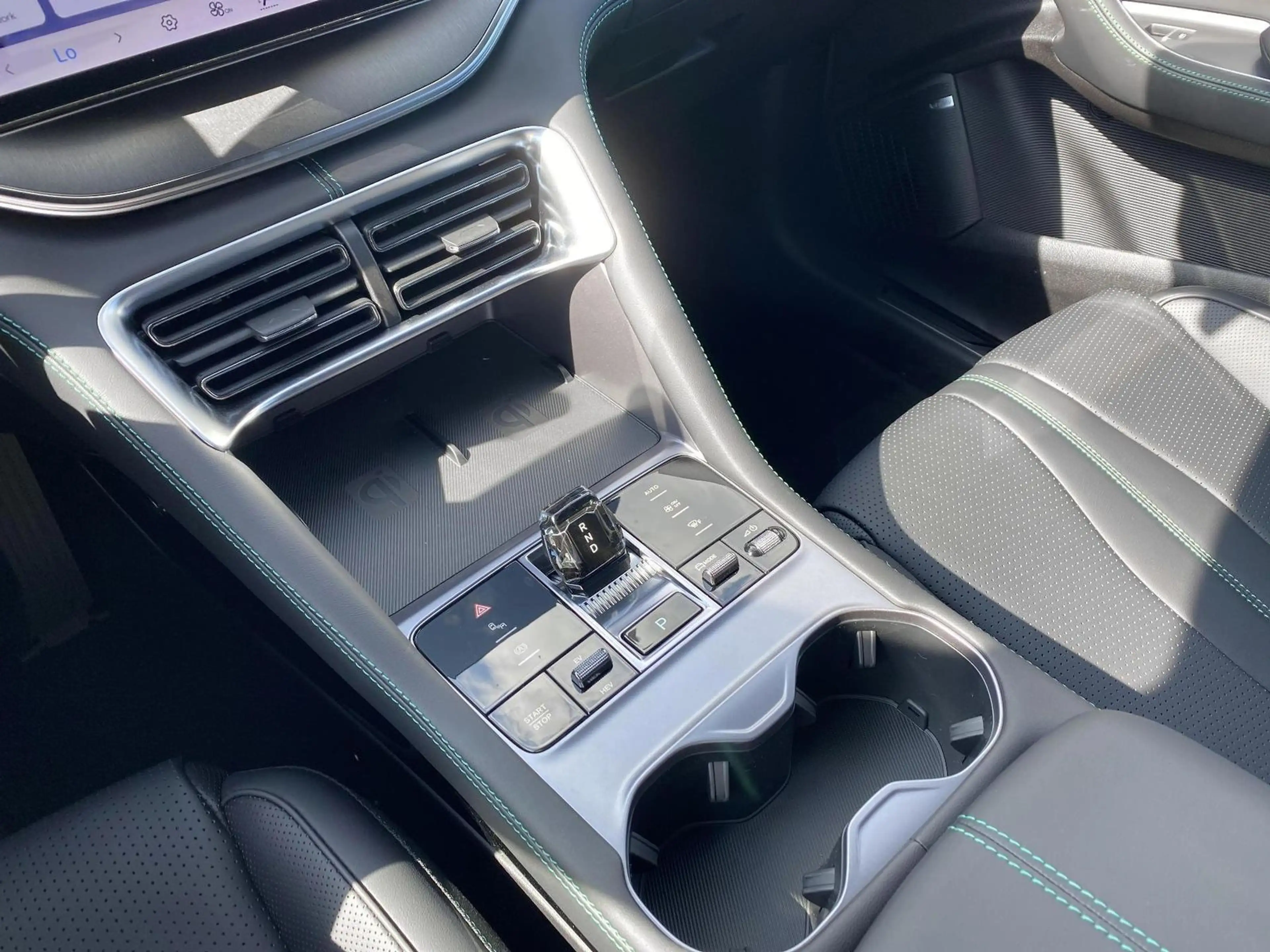 BYD Seal U DM-I Design Plug-In-Hybrid — photo 11