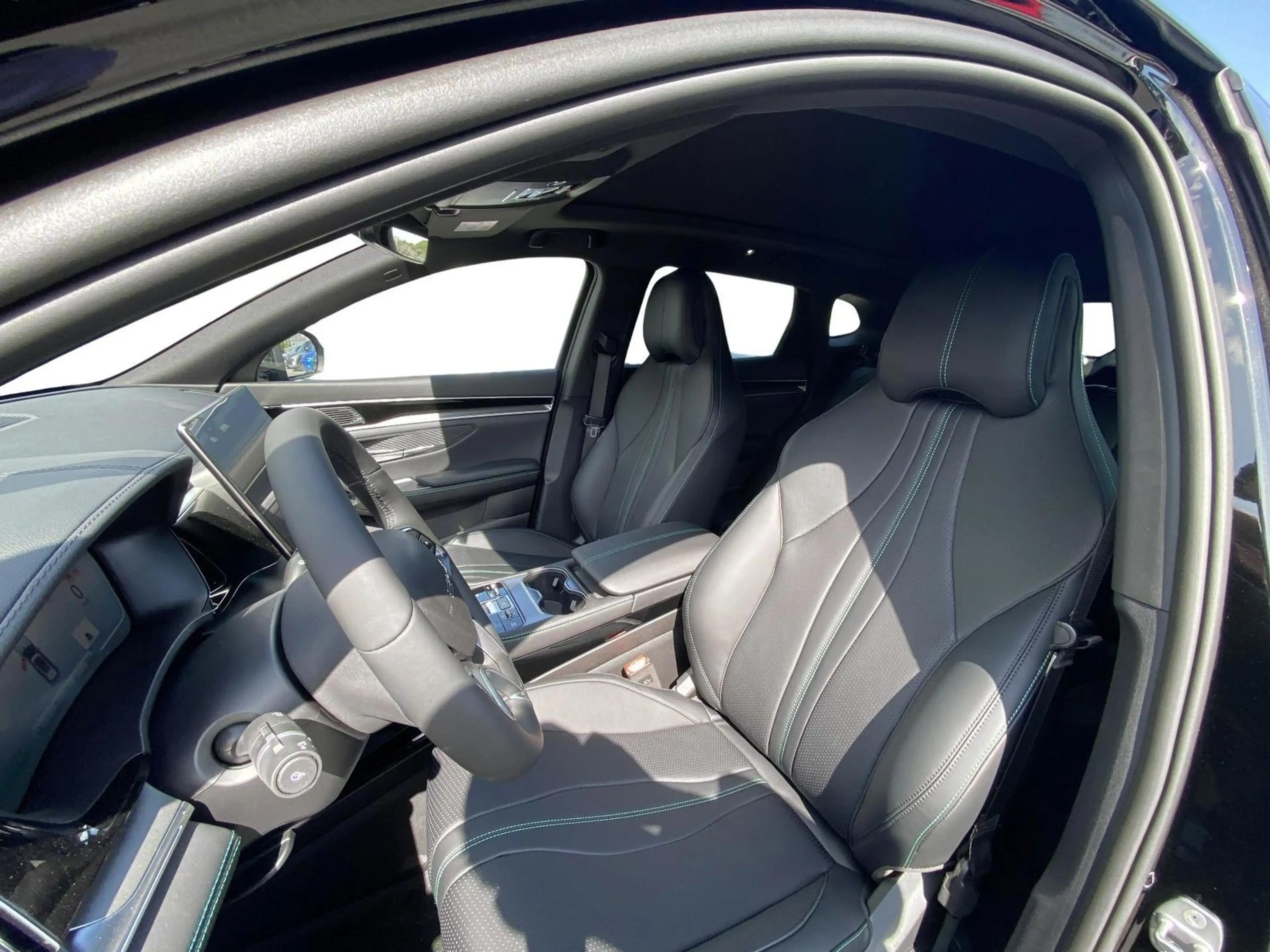 BYD Seal U DM-I Design Plug-In-Hybrid — photo 7