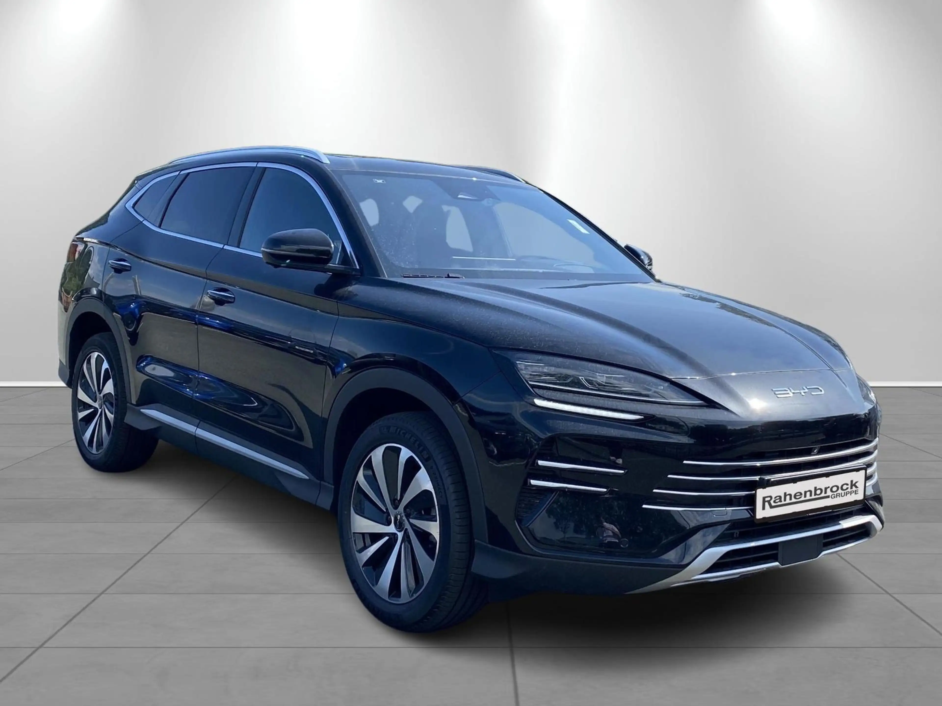 BYD Seal U DM-I Design Plug-In-Hybrid — photo 2