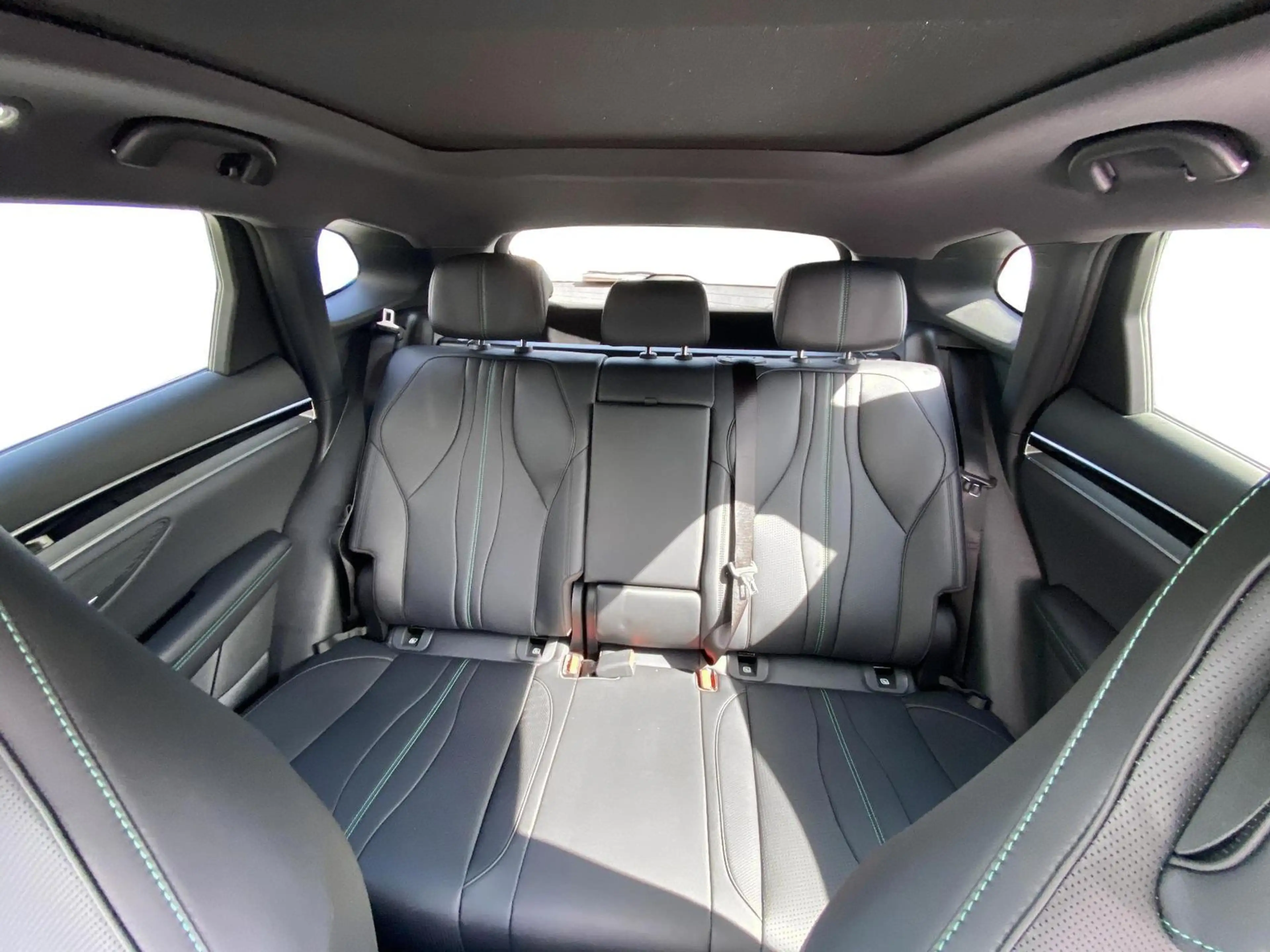 BYD Seal U DM-I Design Plug-In-Hybrid — photo 8