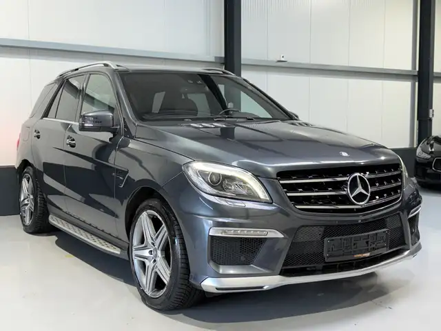 Mercedes-Benz ML 63 AMG V8 Bi Turbo 4-MATIC PERFOMANCE PANO SHZ AHK NAVI