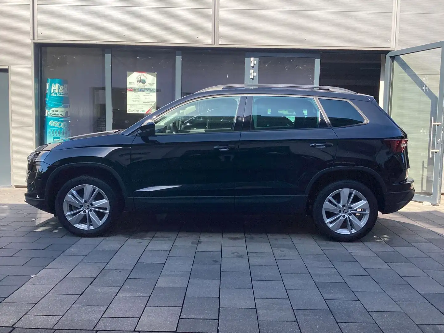 Skoda Karoq 1,5 TSI DSG Selection LED+Navi+ACC+AHK+Kam Negro - 1