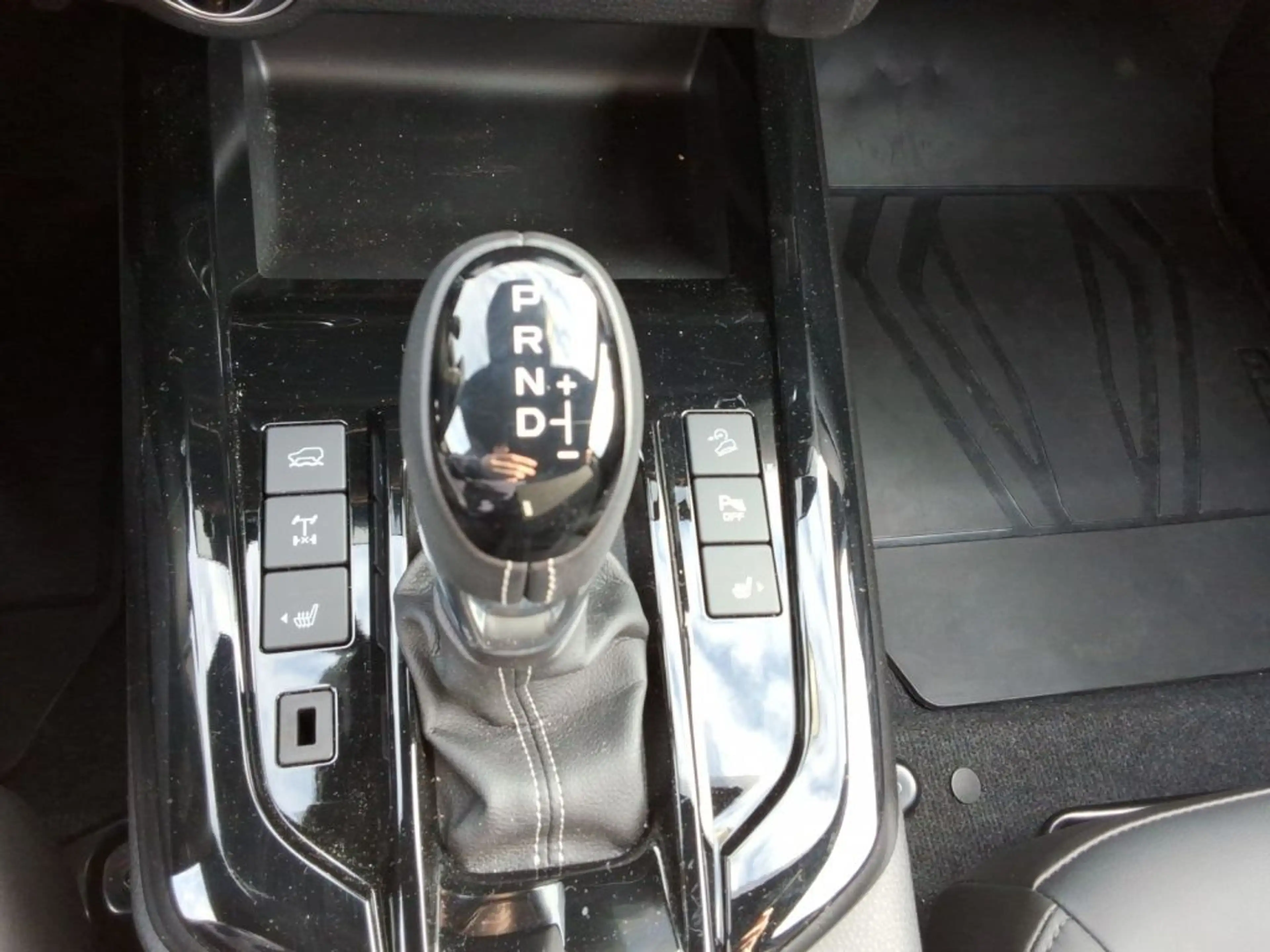 Isuzu D-Max Space Cab 4WD Autm. V-Cross (BTF) — photo 13