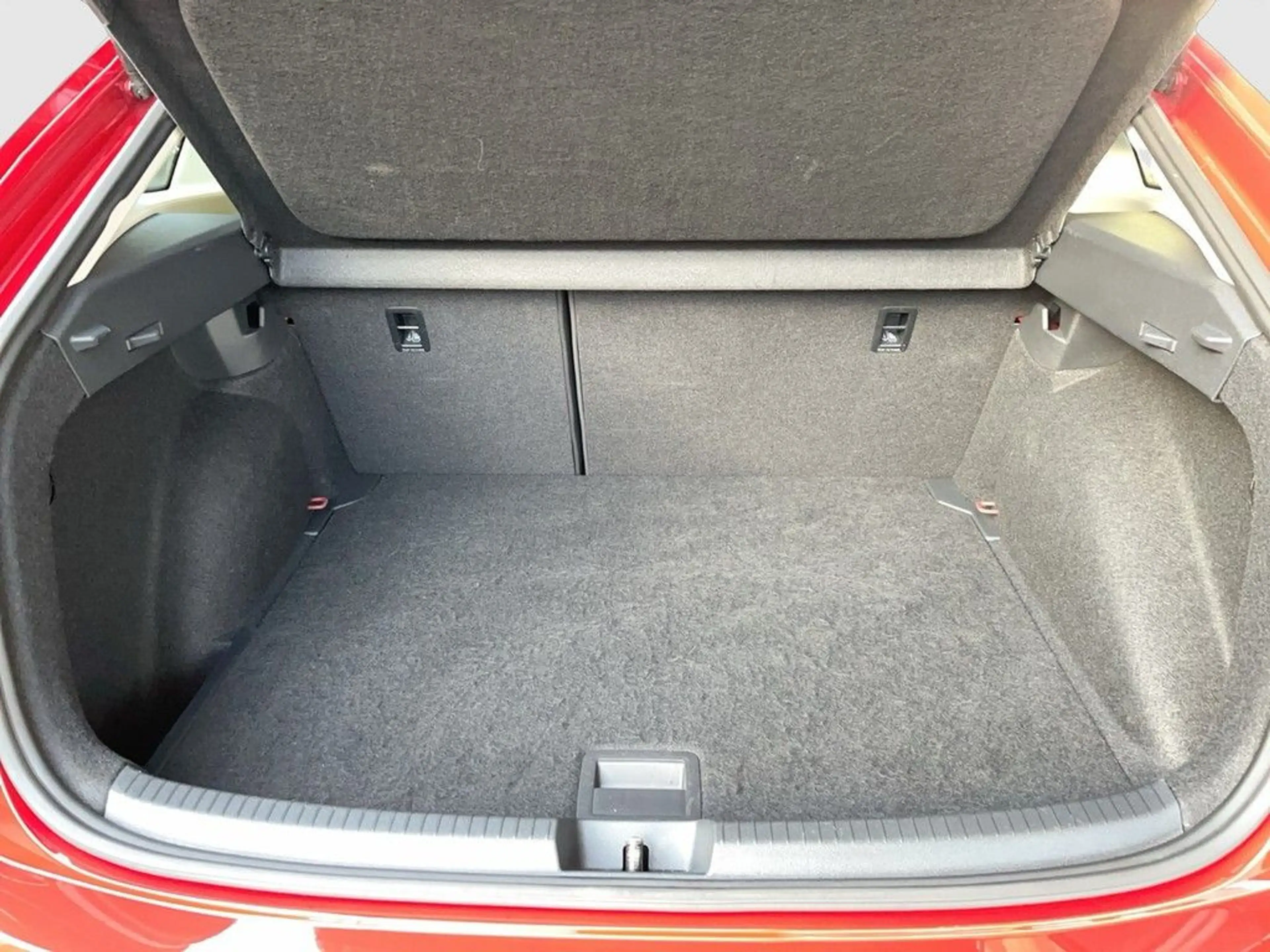 Volkswagen Taigo 1.0 TSI Goal Navi LED SHZ ACC PDC — photo 11