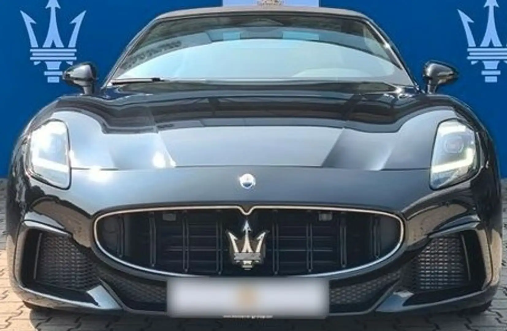 Maserati GranTurismo GranCabrio Trofeo 550hp AWD Černá - 2