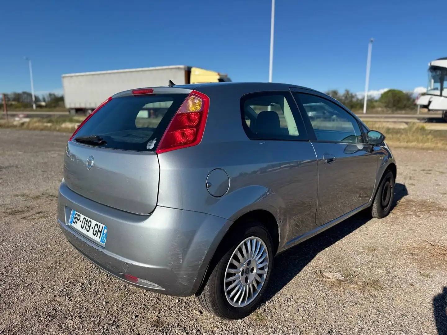 Fiat Grande Punto Grande Punto 1.2 8V 65 Active Grau - 2