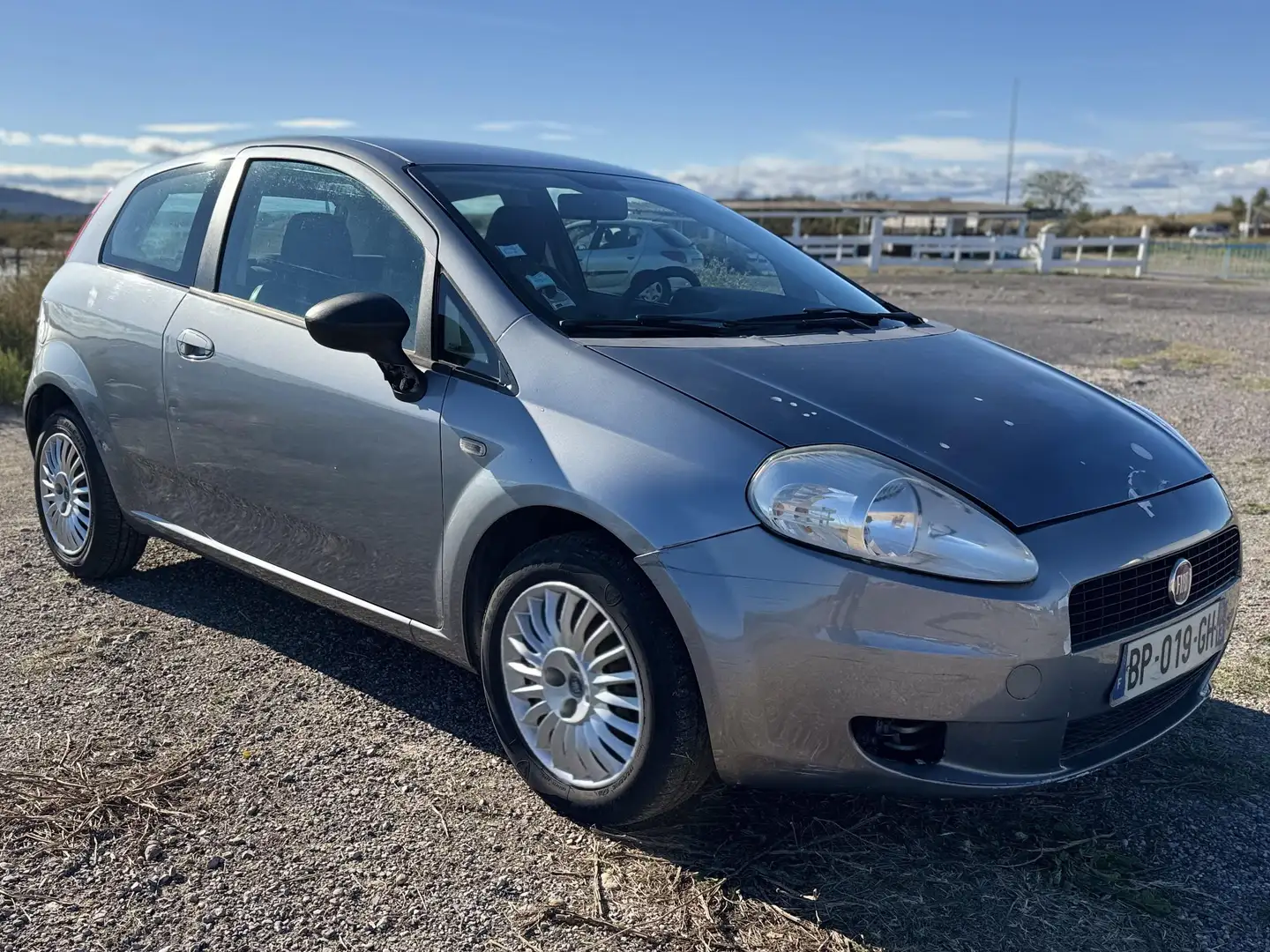 Fiat Grande Punto Grande Punto 1.2 8V 65 Active Grau - 1