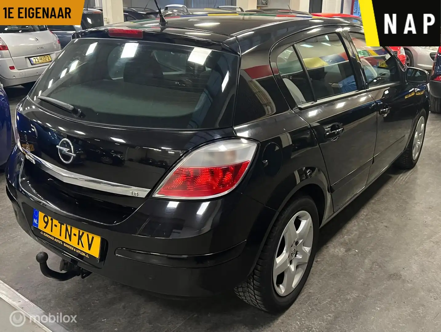 Opel Astra 1.8 Business 1e Eigenaar - NAP - Trekhaak Zwart - 2