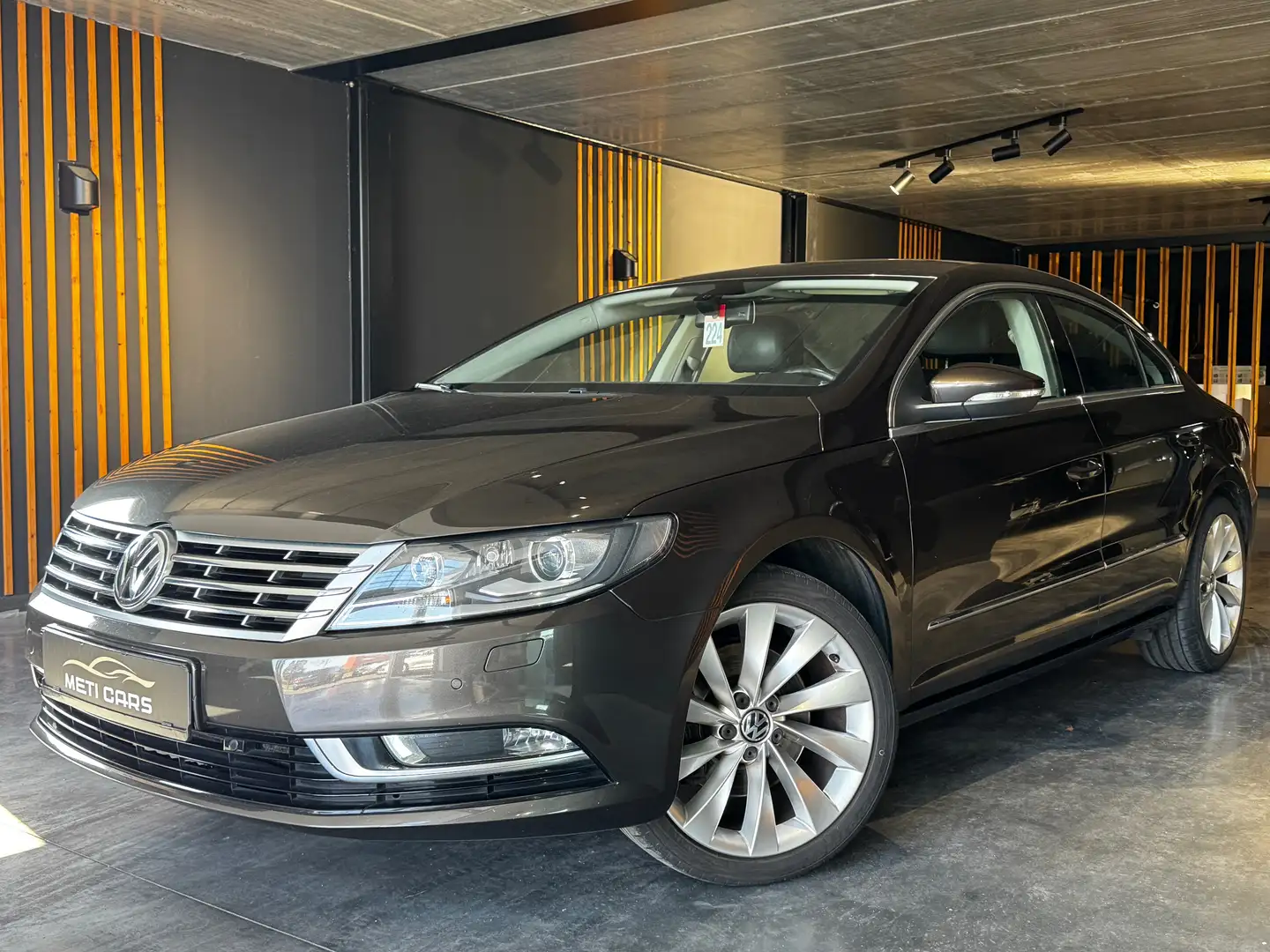 Volkswagen Passat CC 2.0 CR TDi BMT DSG | Xenon | Stoelverwarming | Brun - 1