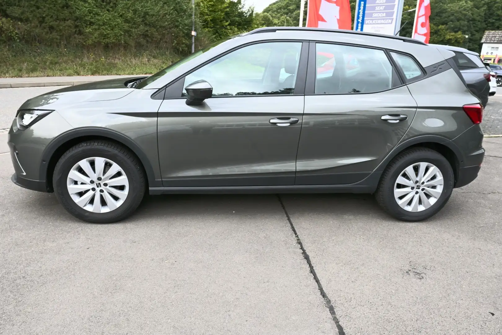 SEAT Arona Style 1,0 TSI DSG ACCL FULL-LINK LED PDC RFK SHZ Grau - 2