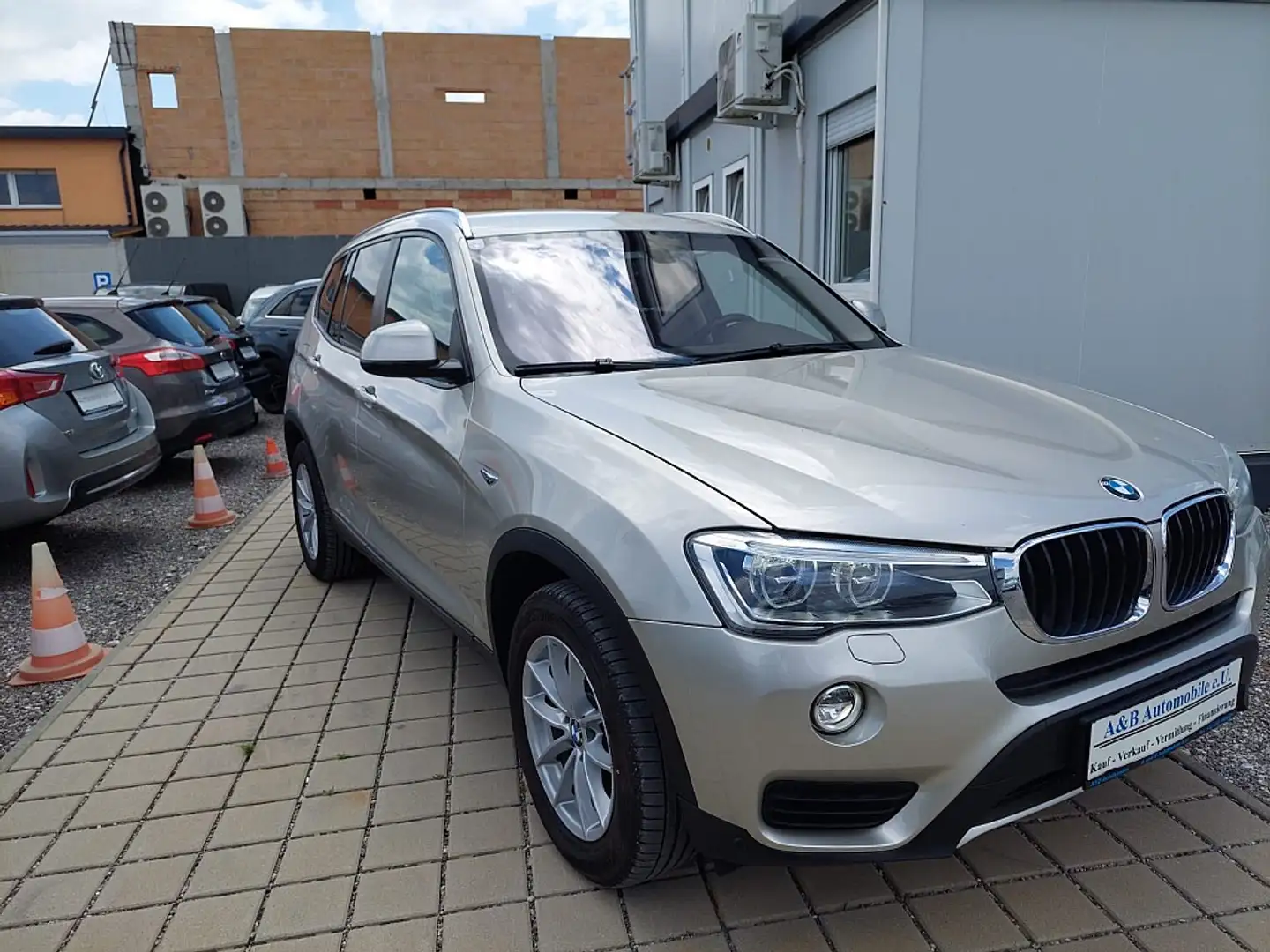 BMW X3 xDrive 20d Österreich-Paket Aut. Erster Besitz Grau - 2