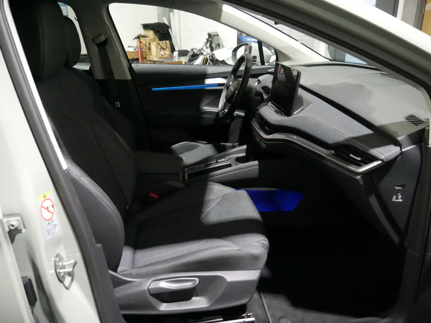 Skoda Elroq 85 Loft KAMERA NAVI AHK ACC MATRIX-LED Grün - 2