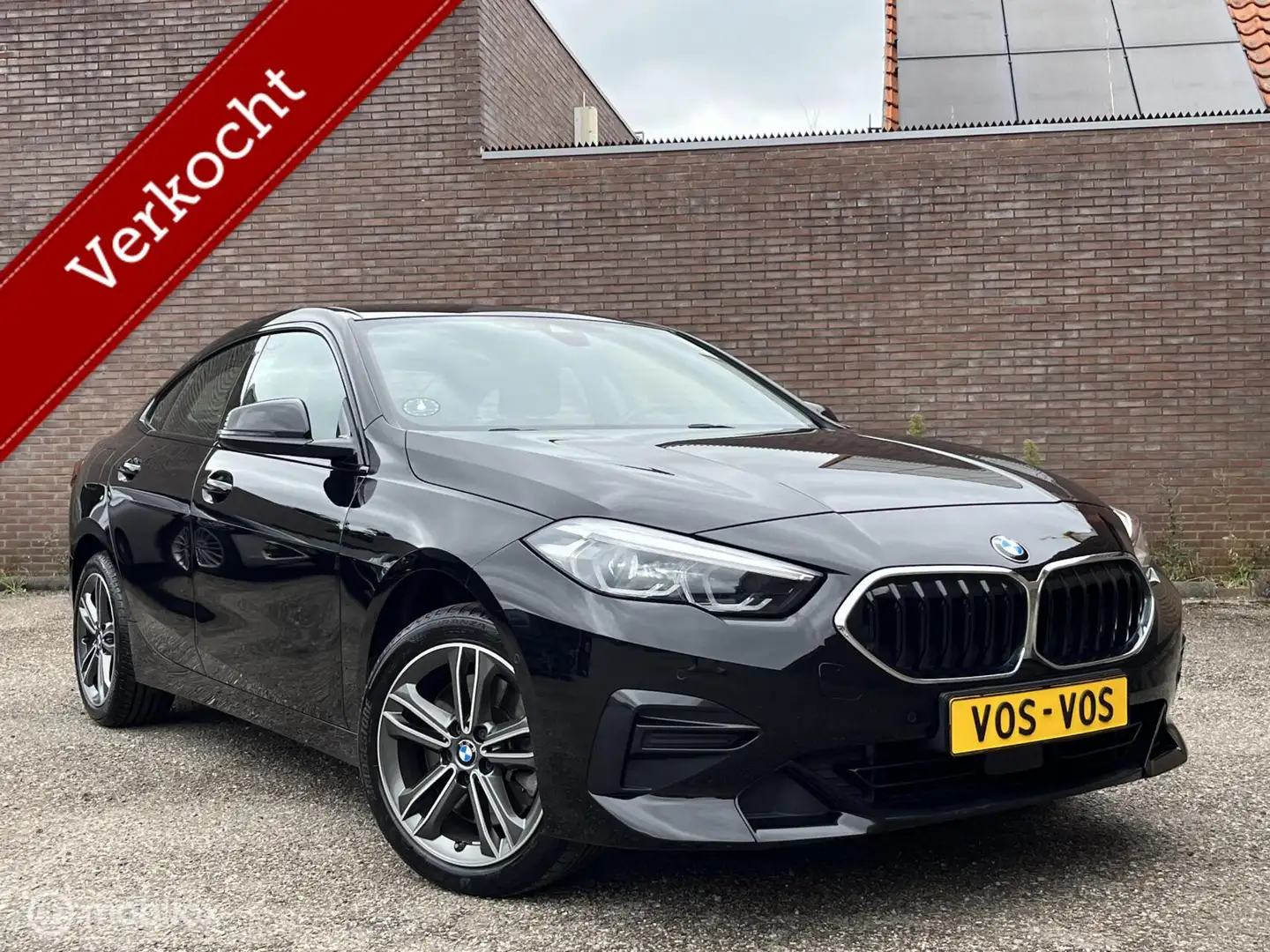 BMW 220 2-serie Gran Coupé 220i Sport Edition Zwart - 2