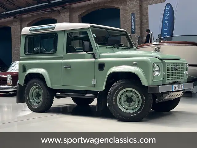 Land Rover Defender