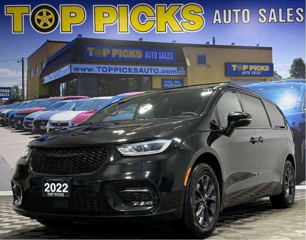 2022 Chrysler Pacifica AWD, S Appearance, Panoramic Sunroof, One Owner!