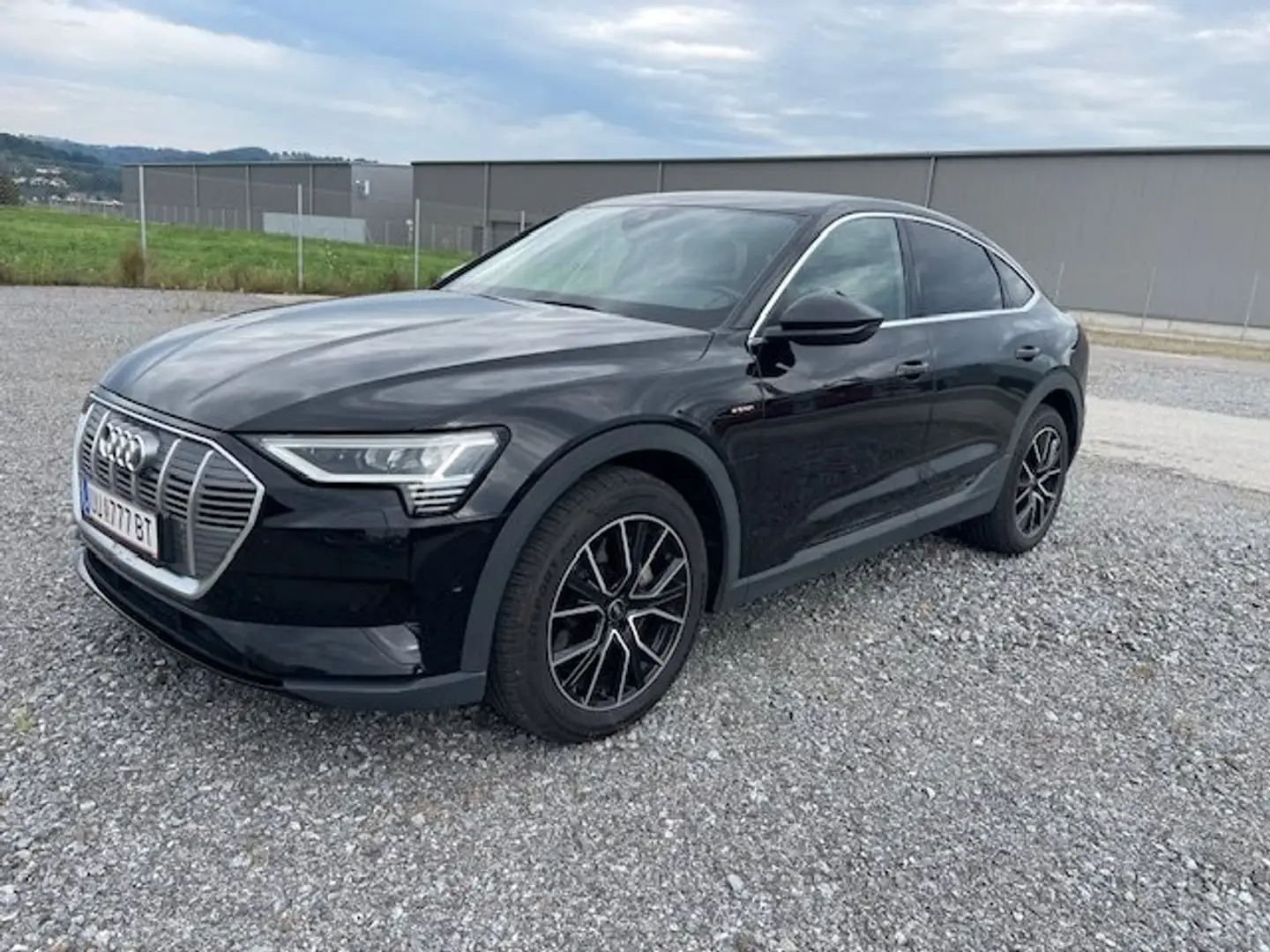 Audi e-tron e-tron SB 50 quattro 71kWh S-Line Schwarz - 1