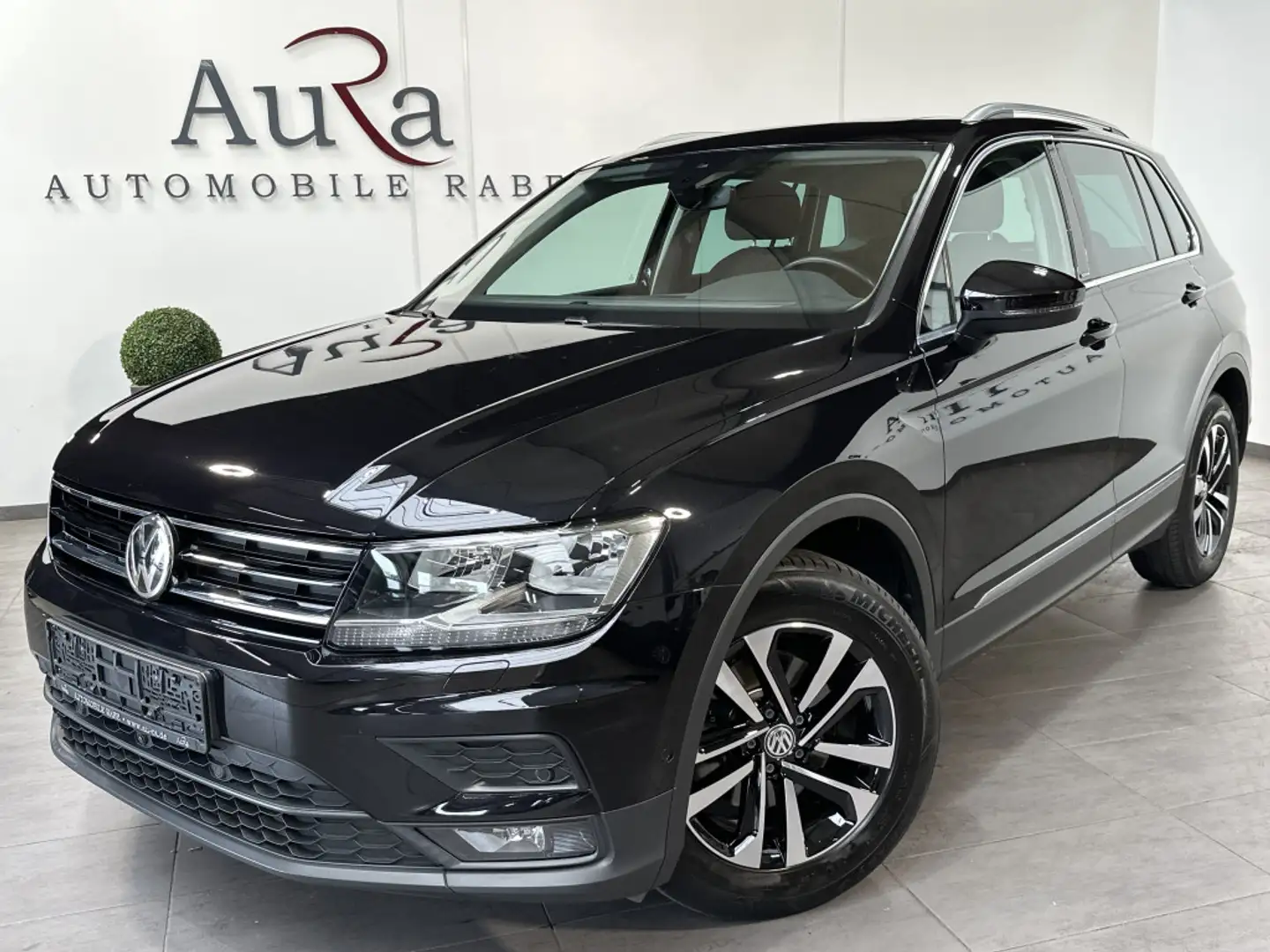 Volkswagen Tiguan 1.5 TDI DSG IQ.Drive NAV+PANO+ACC+360°+SH Чёрный - 1