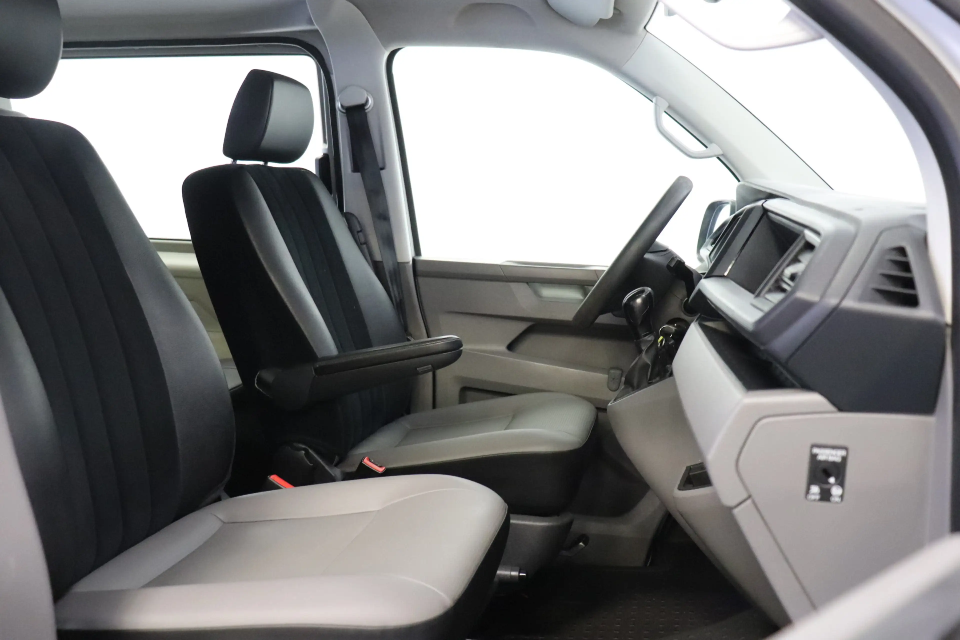 Volkswagen T6.1 Transporter 2.0 TDI 150PK Automaat Dubbele Cabine EURO 6 - Air — photo 3