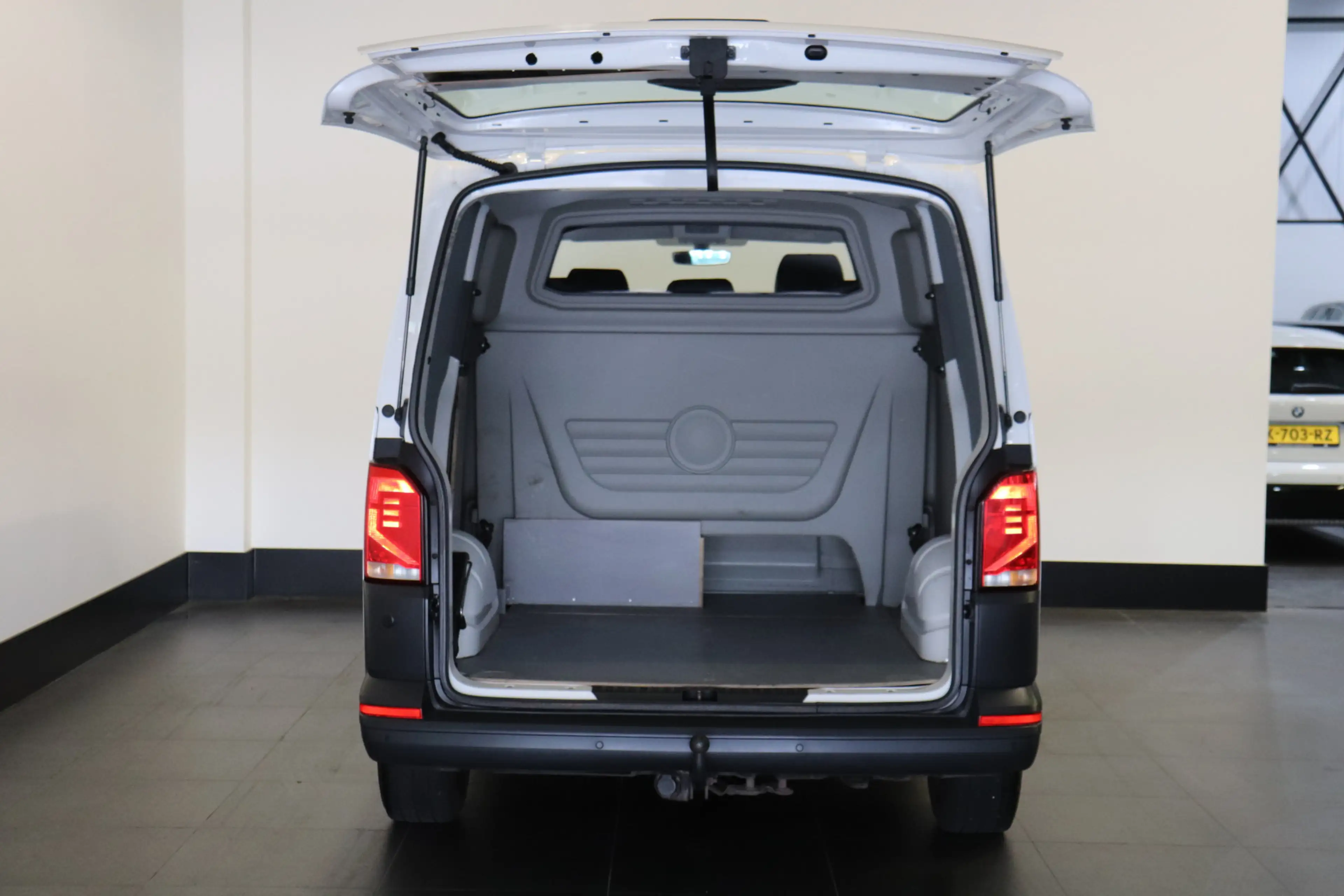 Volkswagen T6.1 Transporter 2.0 TDI 150PK Automaat Dubbele Cabine EURO 6 - Air — photo 11