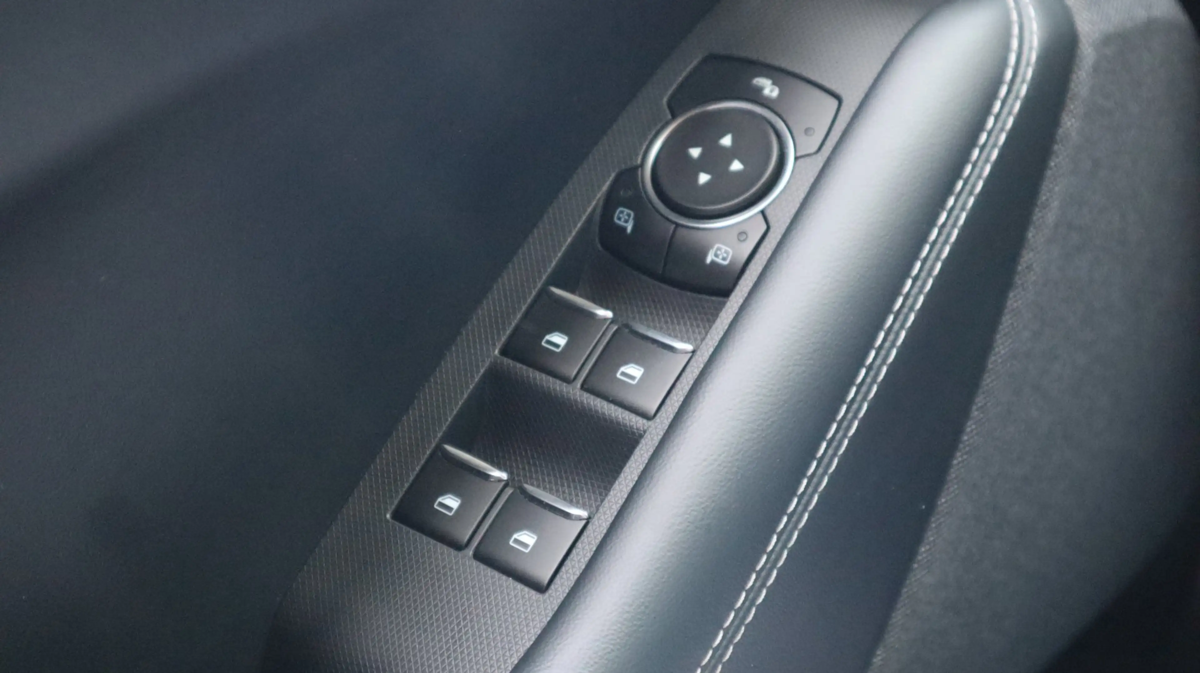 Ford Mustang Mach-E RWD 75 kWh SOH93% Leder LED ACC CarPlay — photo 20