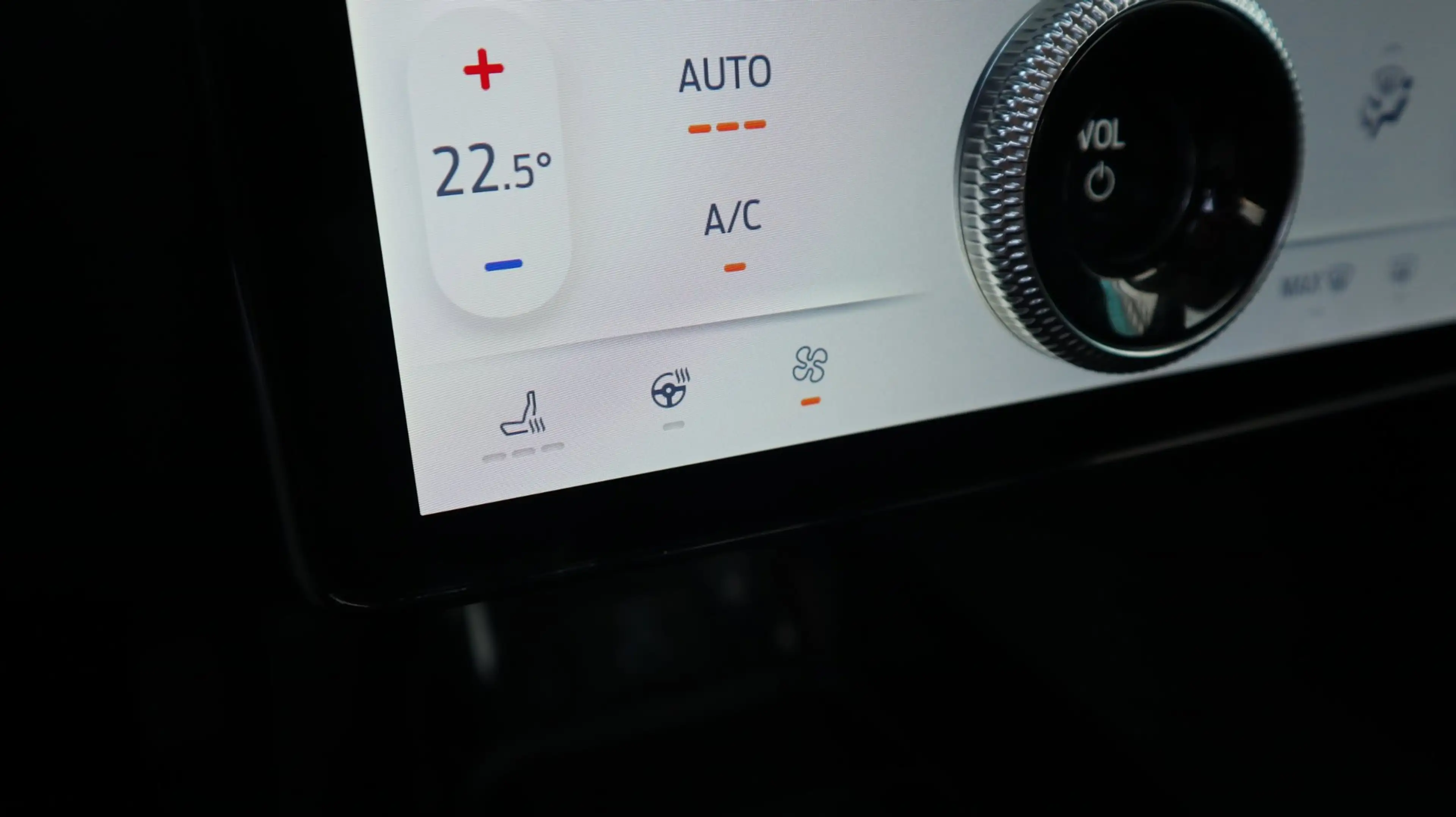 Ford Mustang Mach-E RWD 75 kWh SOH93% Leder LED ACC CarPlay — photo 30