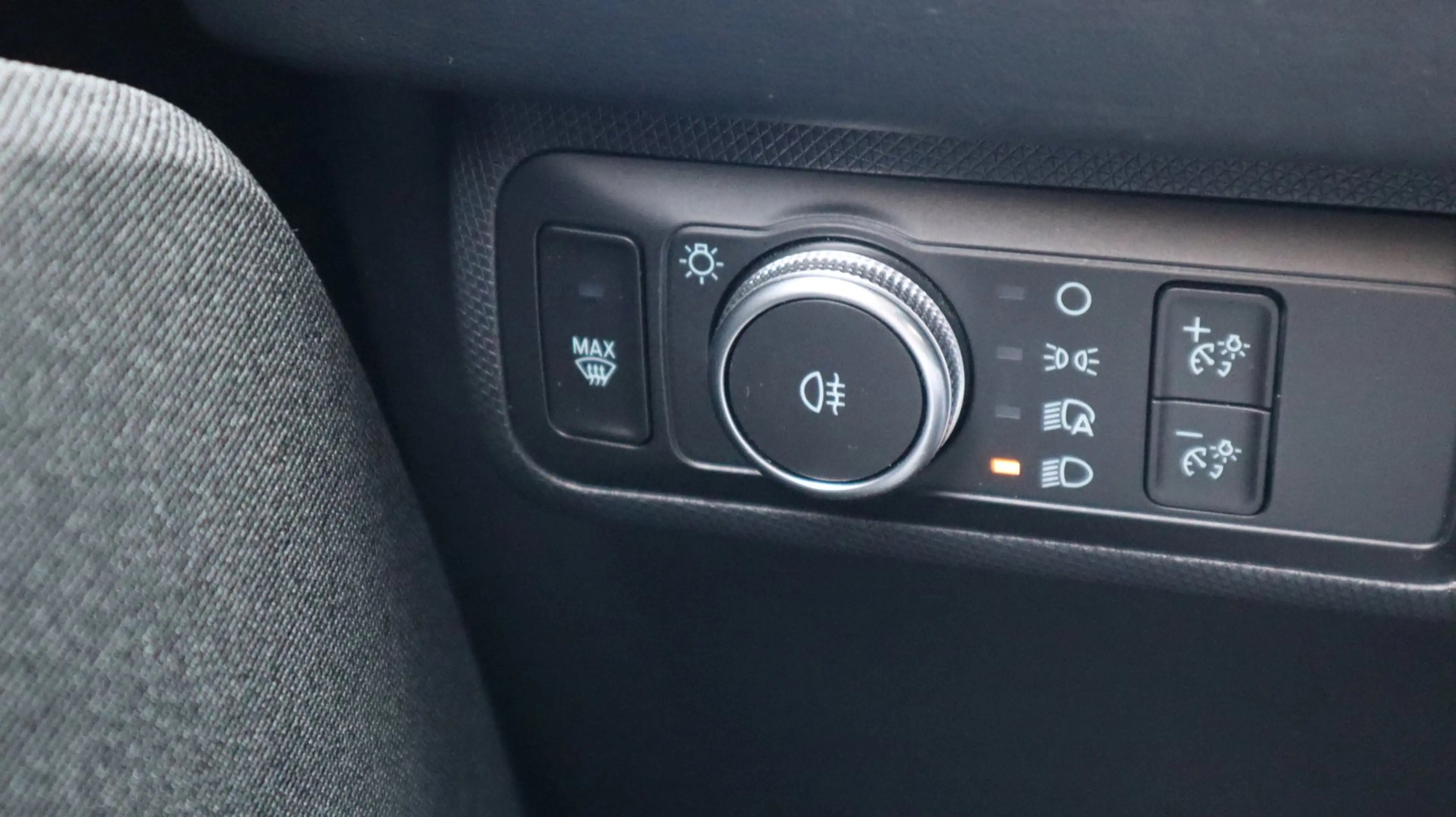 Ford Mustang Mach-E RWD 75 kWh SOH93% Leder LED ACC CarPlay — photo 22