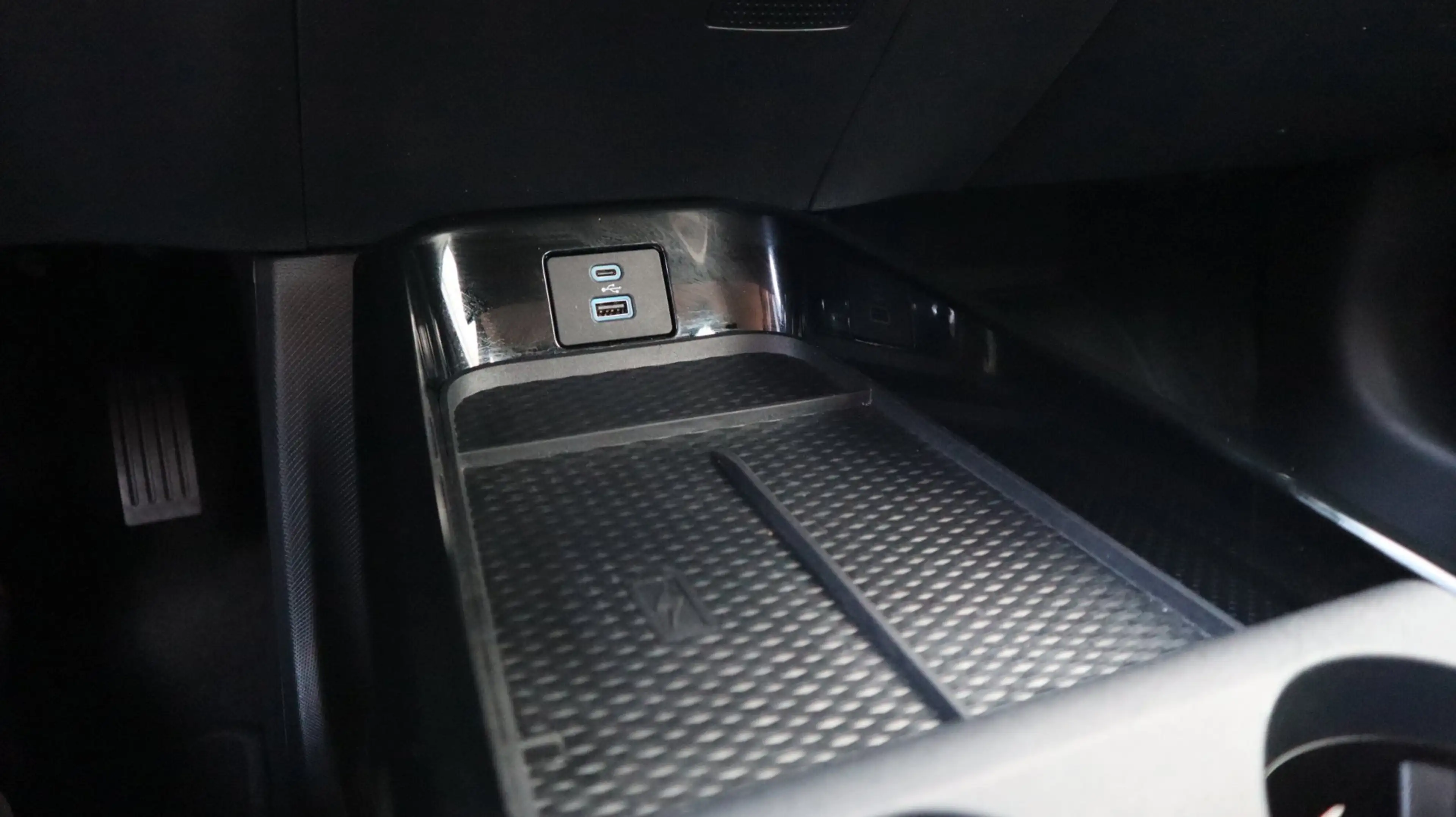 Ford Mustang Mach-E RWD 75 kWh SOH93% Leder LED ACC CarPlay — photo 31