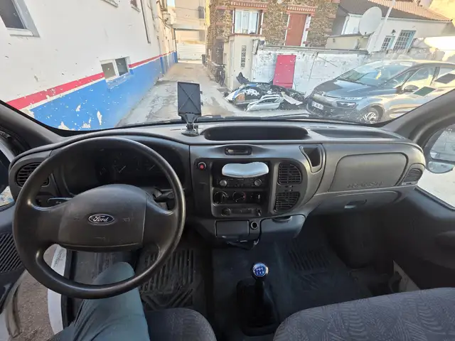 Ford Transit view 11