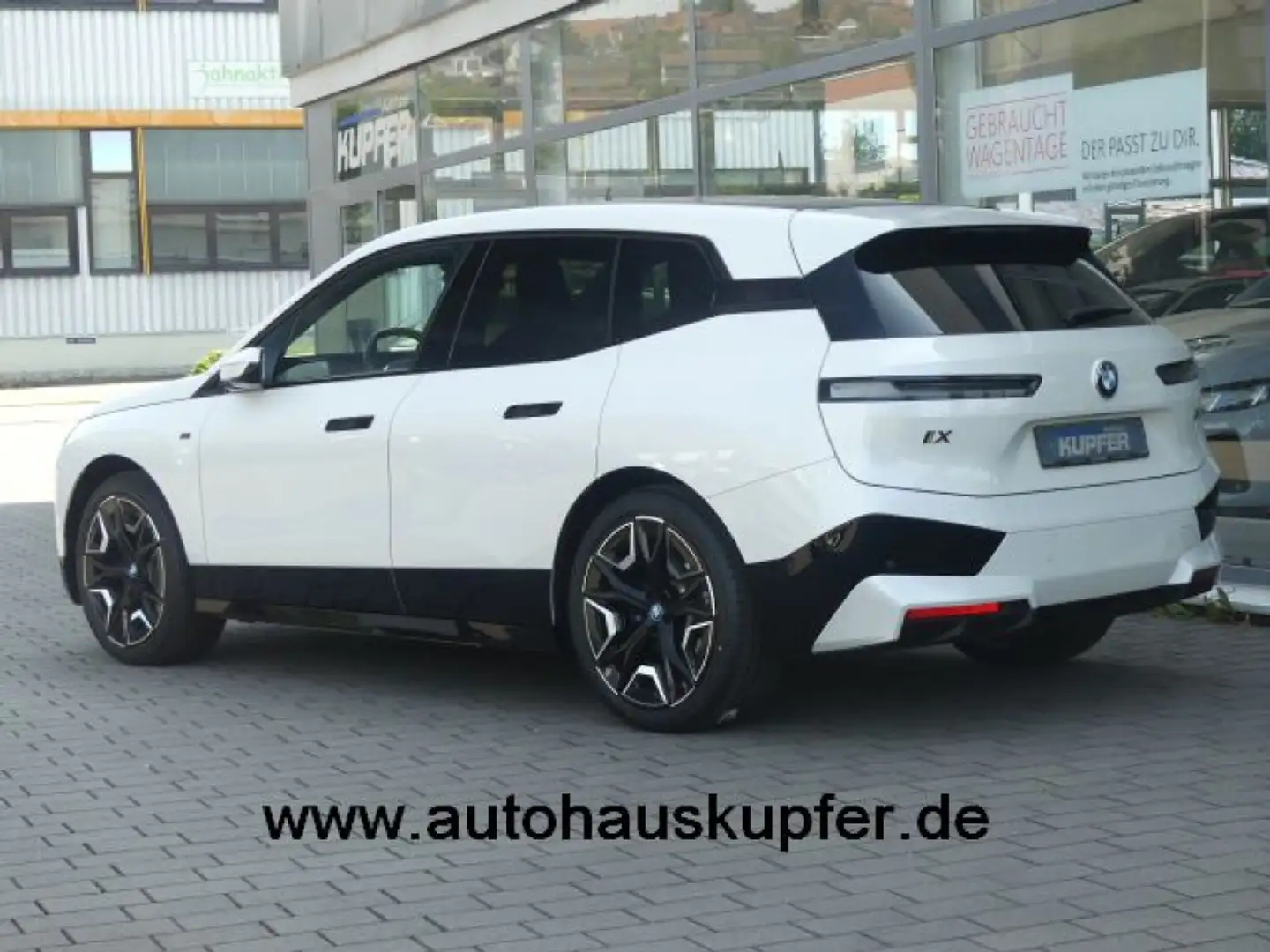 BMW iX M60 Sportpak.AHK°22-LASER°PANO°Massage°Bow&W Weiß - 2