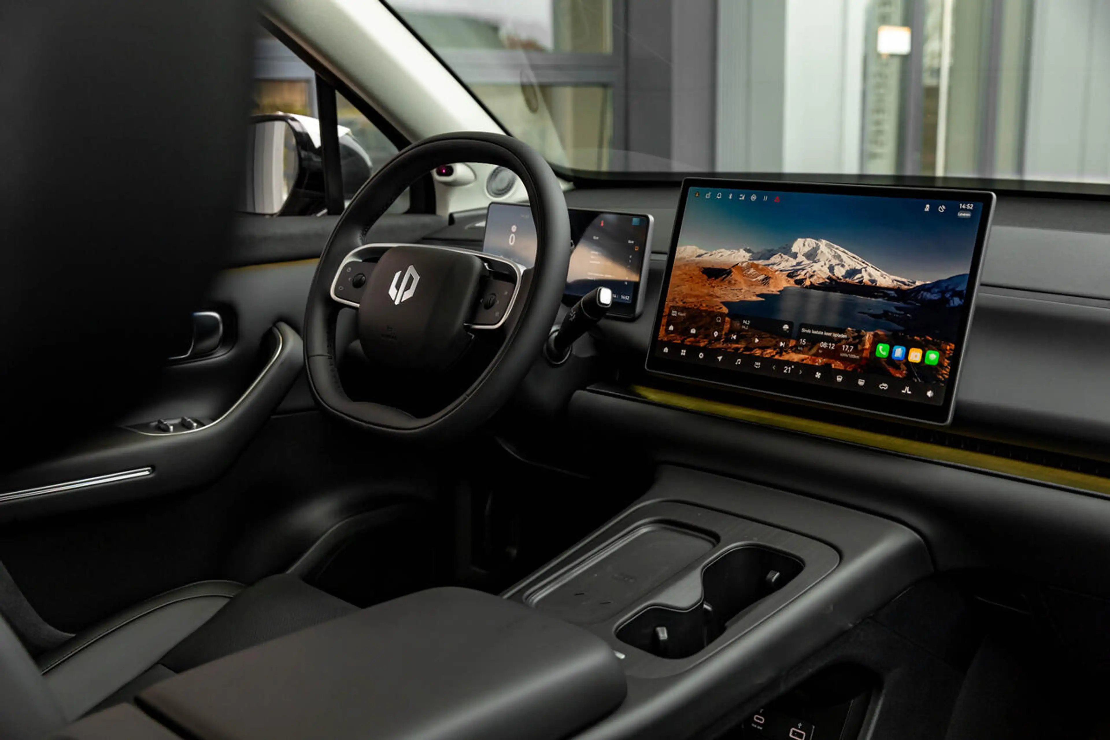 Leapmotor C10 Design | REEV 215 PK | Zwart interieur | 360° |... — photo 11