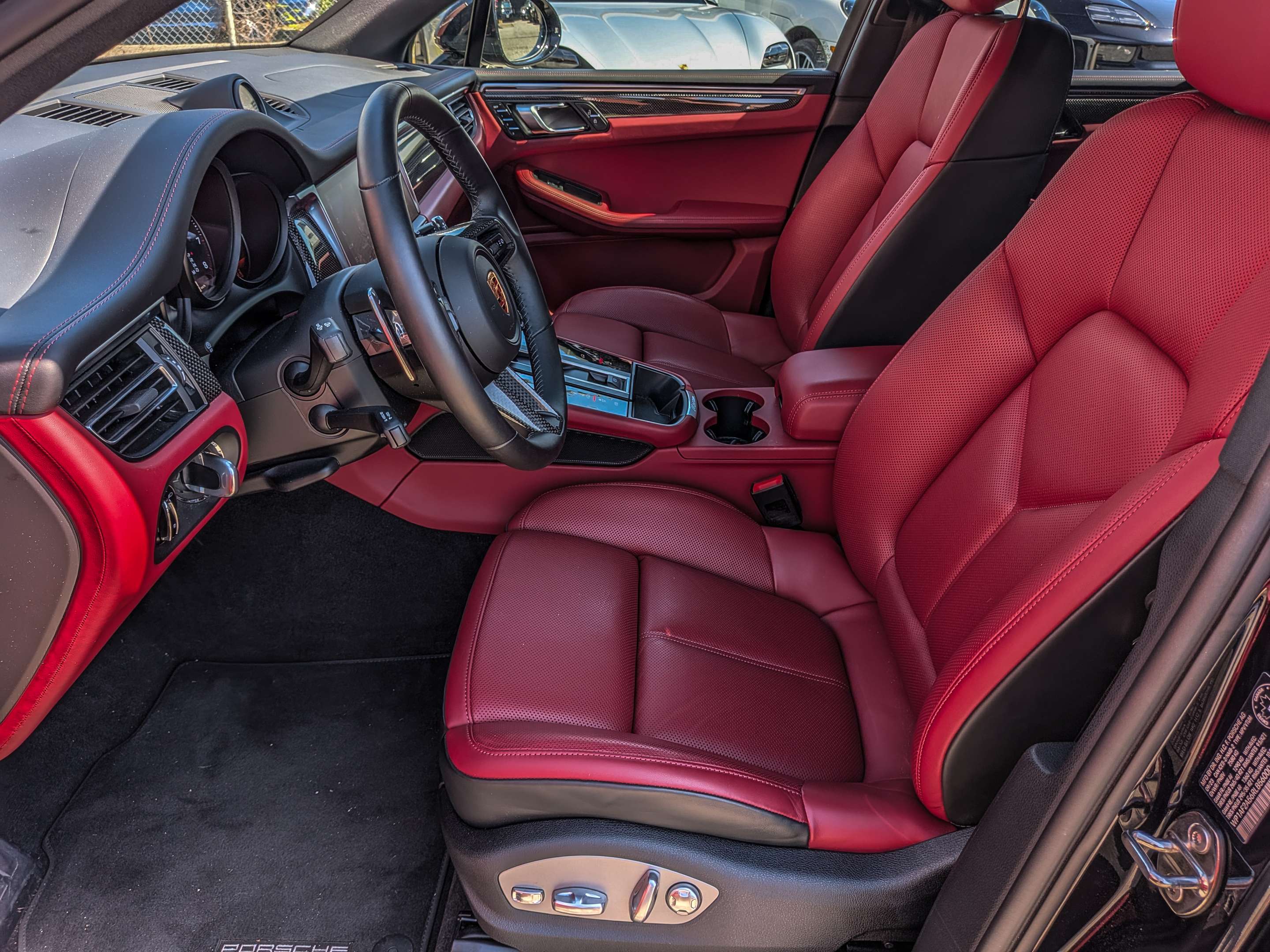 2024 Porsche Macan GTS AWD thumb 13