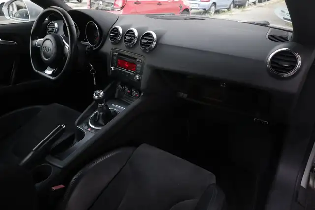Audi TT view 8