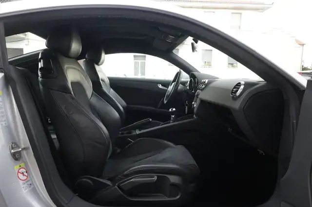 Audi TT view 10